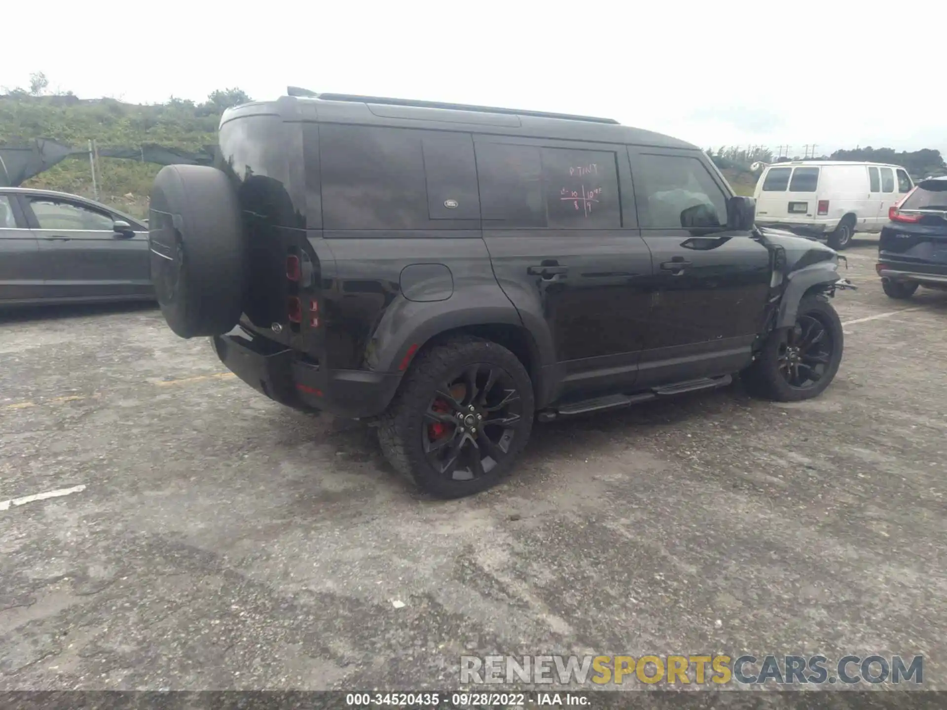 4 Photograph of a damaged car SALEJ7EX7L2020099 LAND ROVER DEFENDER 2020