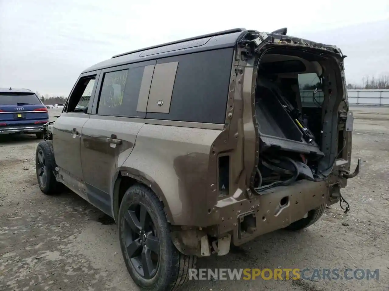 3 Photograph of a damaged car SALEP7EU3L2003272 LAND ROVER DEFENDER 2020