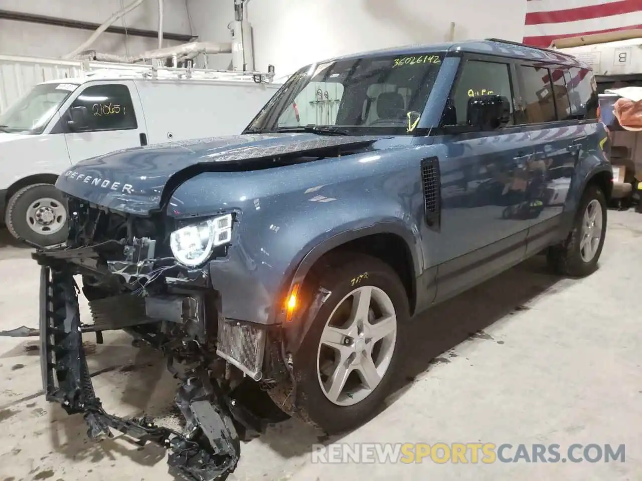 2 Photograph of a damaged car SALEP7EU3L2018595 LAND ROVER DEFENDER 2020