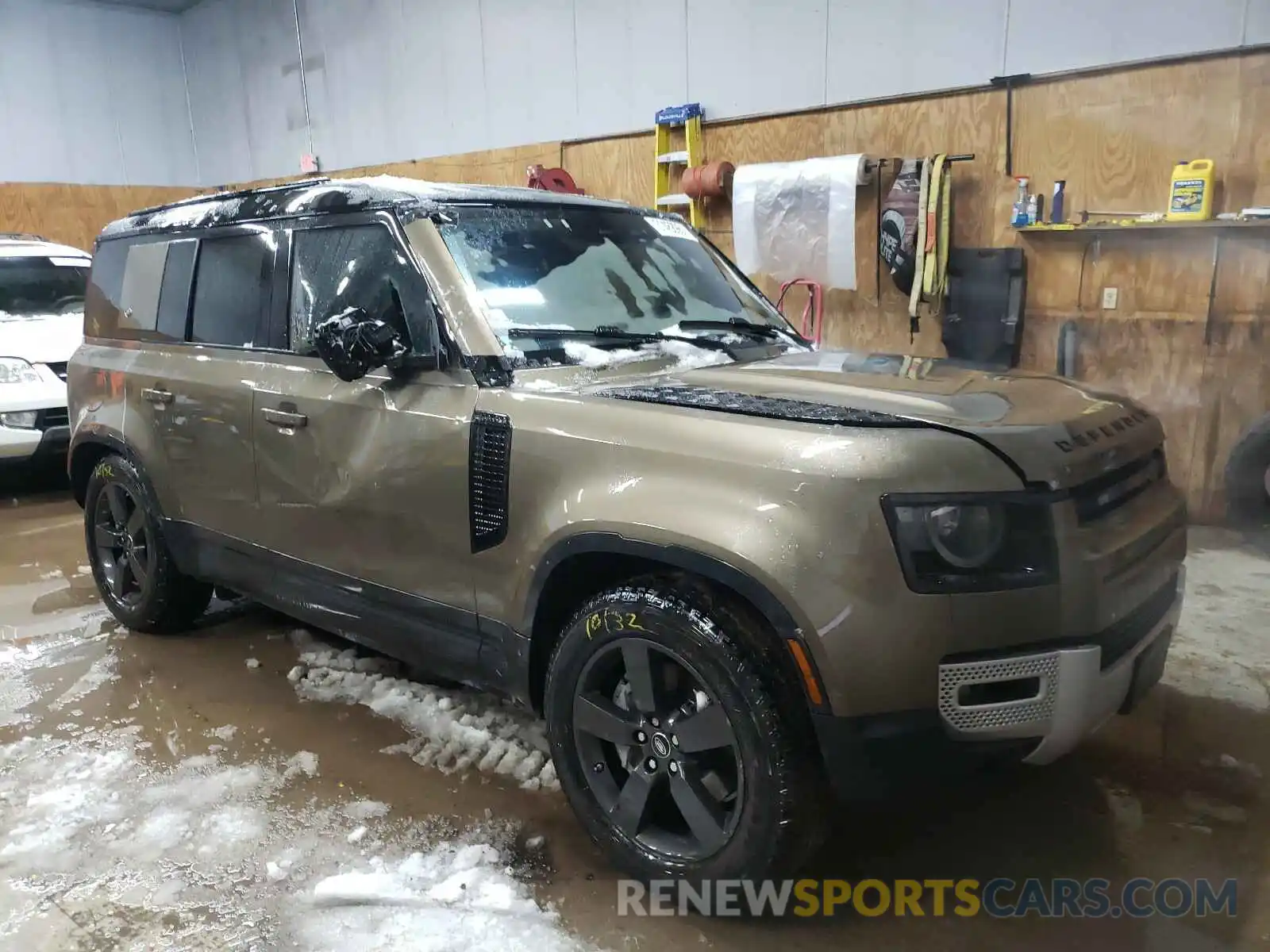 1 Photograph of a damaged car SALEP7EU6L2002715 LAND ROVER DEFENDER 2020