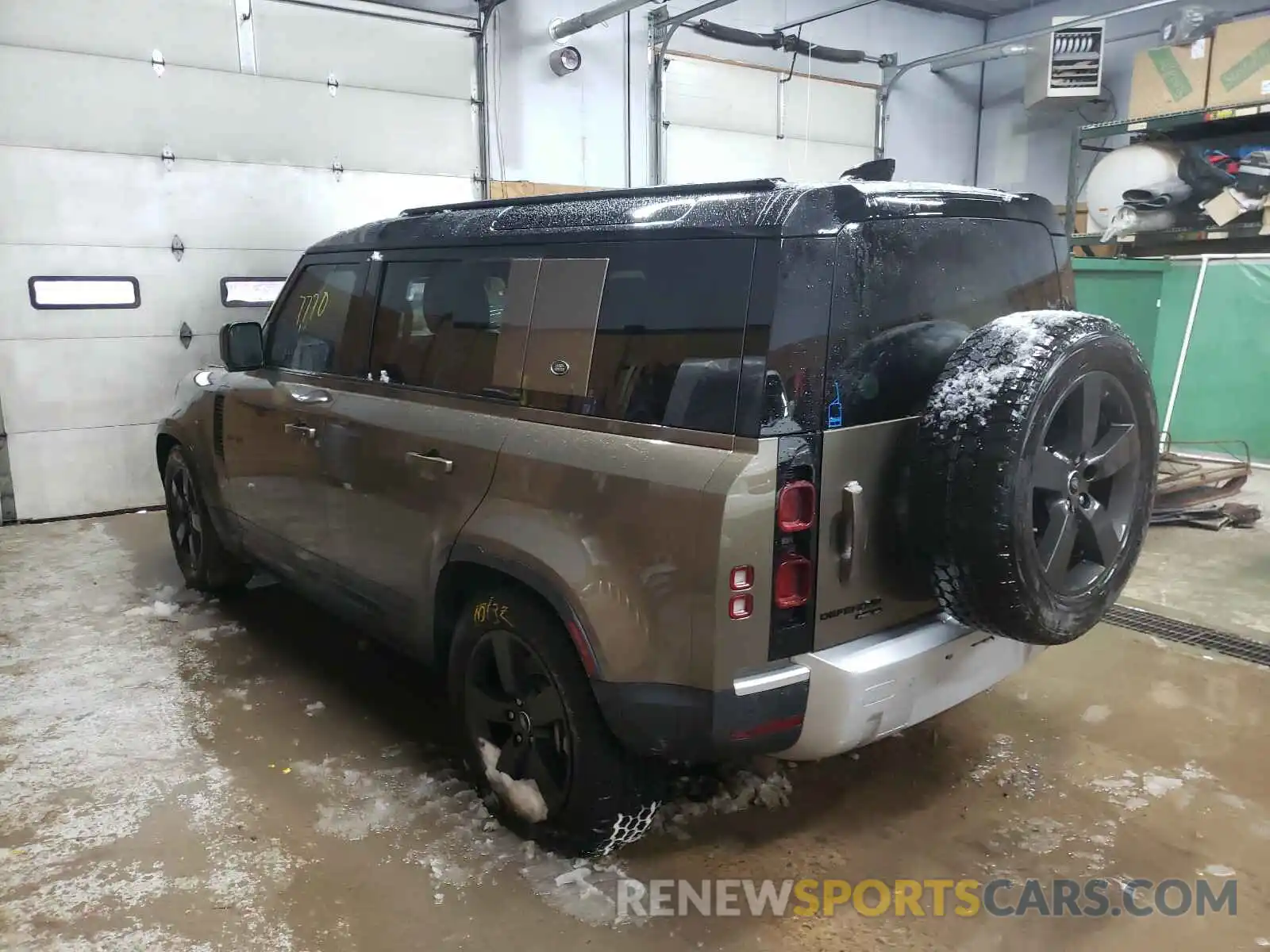 3 Photograph of a damaged car SALEP7EU6L2002715 LAND ROVER DEFENDER 2020