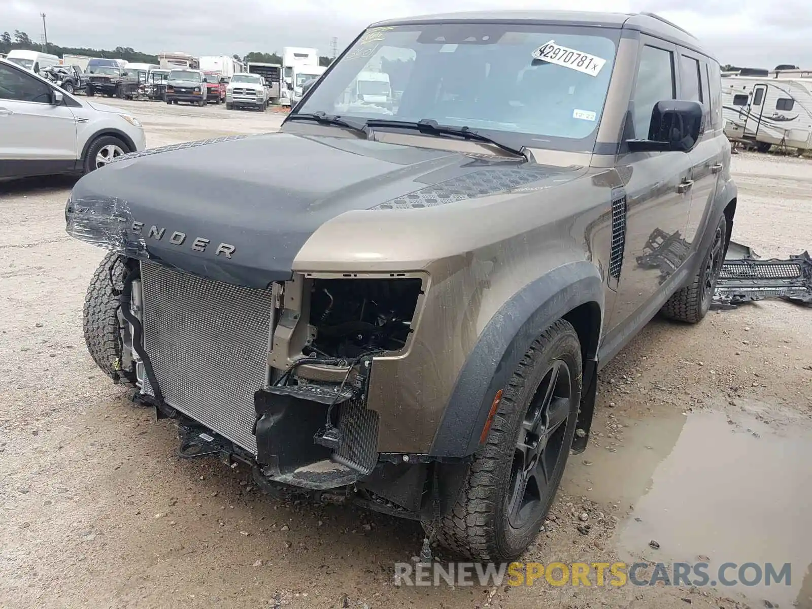 2 Photograph of a damaged car SALEP7EU8L2022643 LAND ROVER DEFENDER 2020