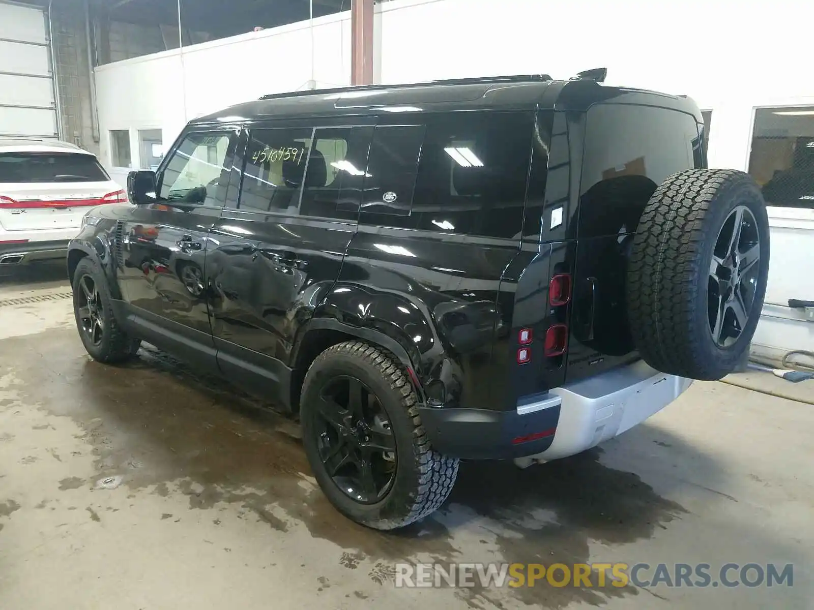 3 Photograph of a damaged car SALEP7EU9L2019752 LAND ROVER DEFENDER 2020