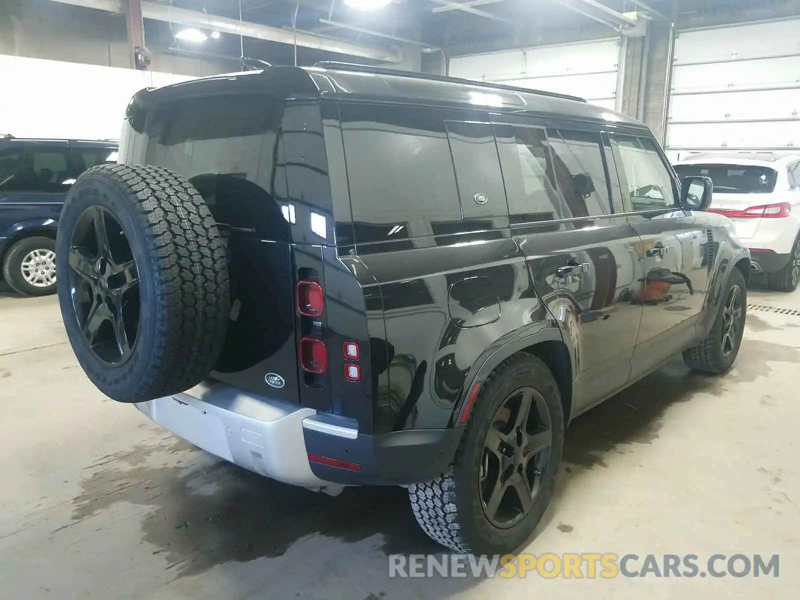 4 Photograph of a damaged car SALEP7EU9L2019752 LAND ROVER DEFENDER 2020