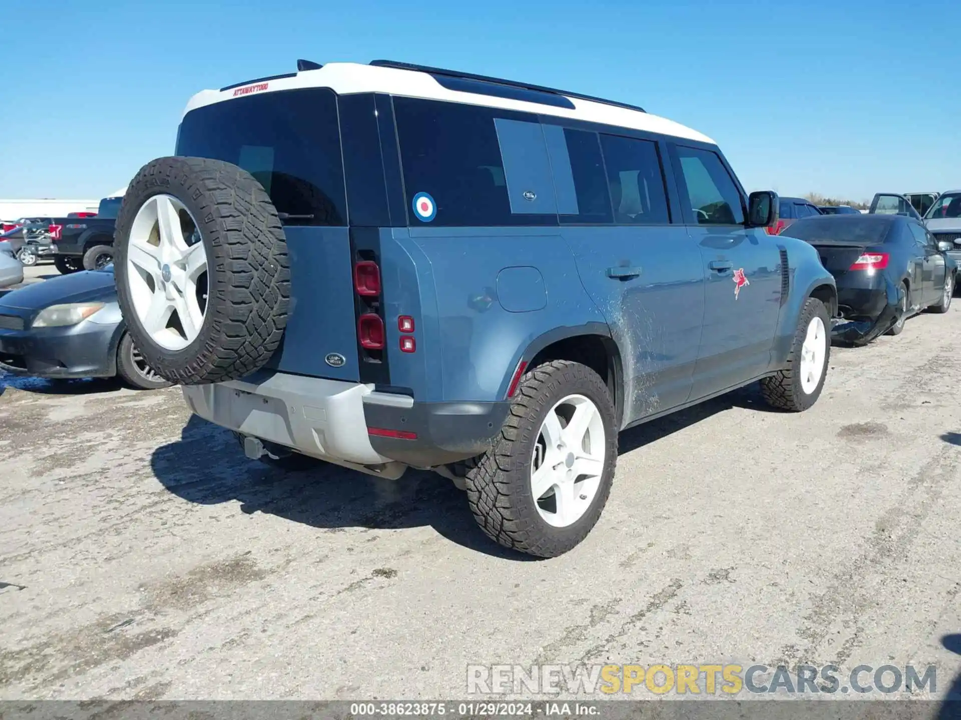 4 Photograph of a damaged car SALEP7EUXL2025821 LAND ROVER DEFENDER 2020