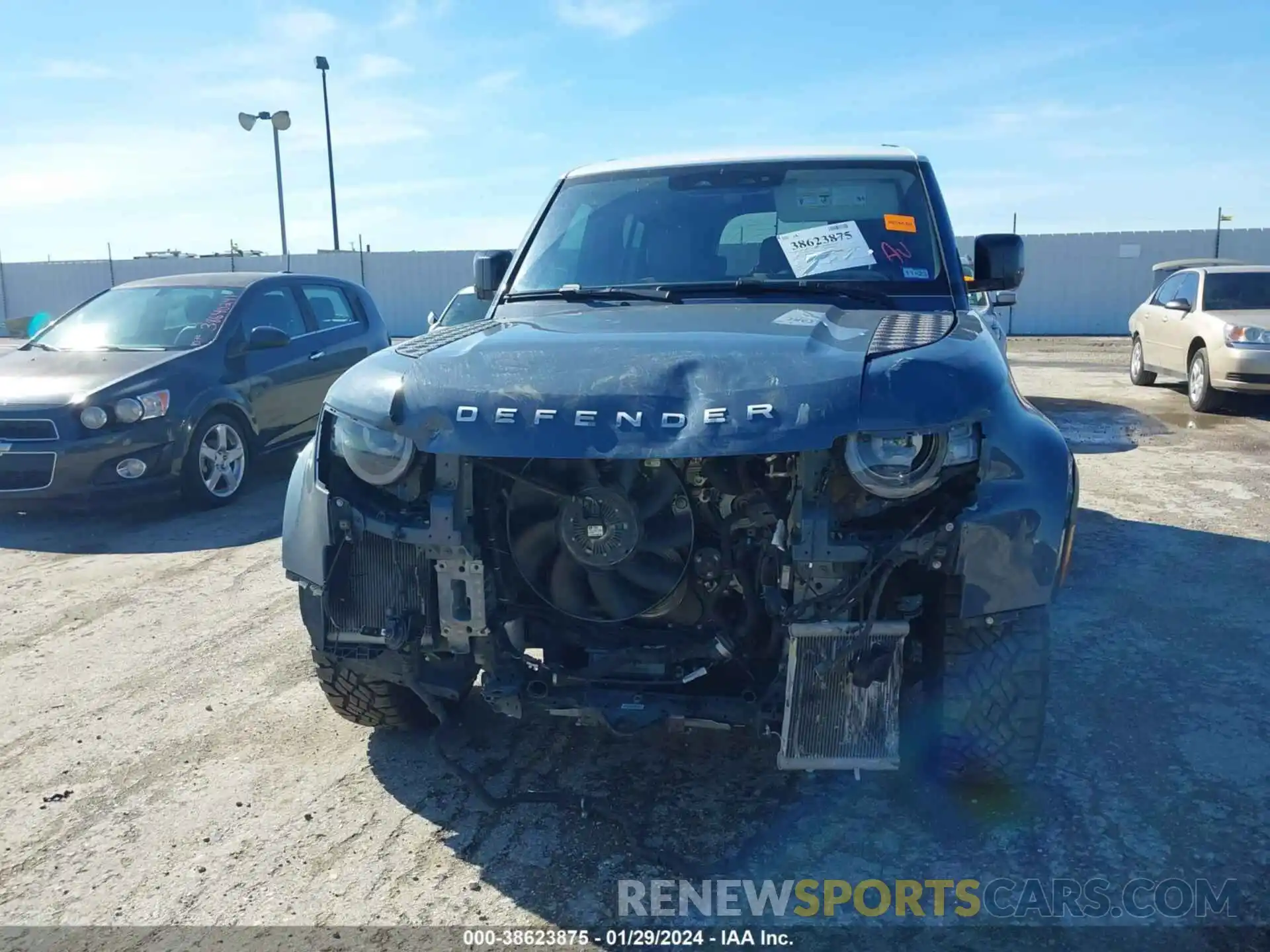 6 Photograph of a damaged car SALEP7EUXL2025821 LAND ROVER DEFENDER 2020