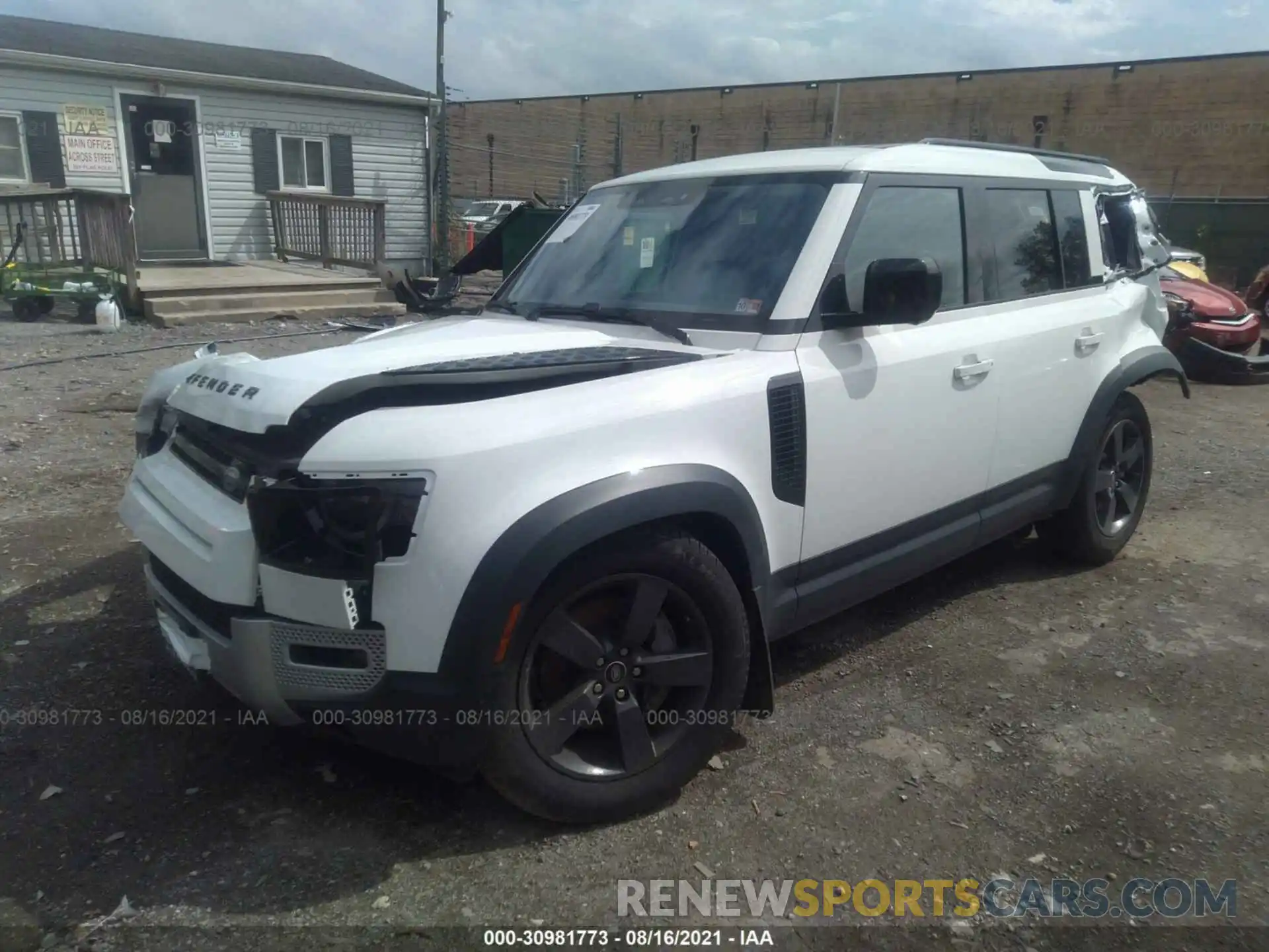 2 Photograph of a damaged car SALEPEEU2L2020228 LAND ROVER DEFENDER 2020