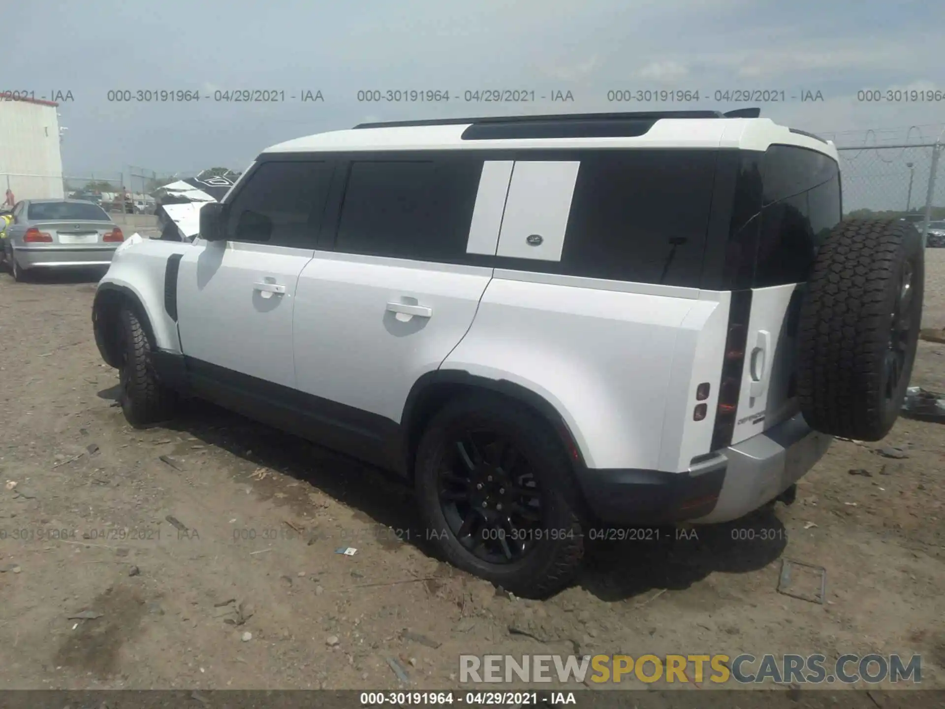 3 Фотография поврежденного автомобиля SALEPEEU4L2010249 LAND ROVER DEFENDER 2020