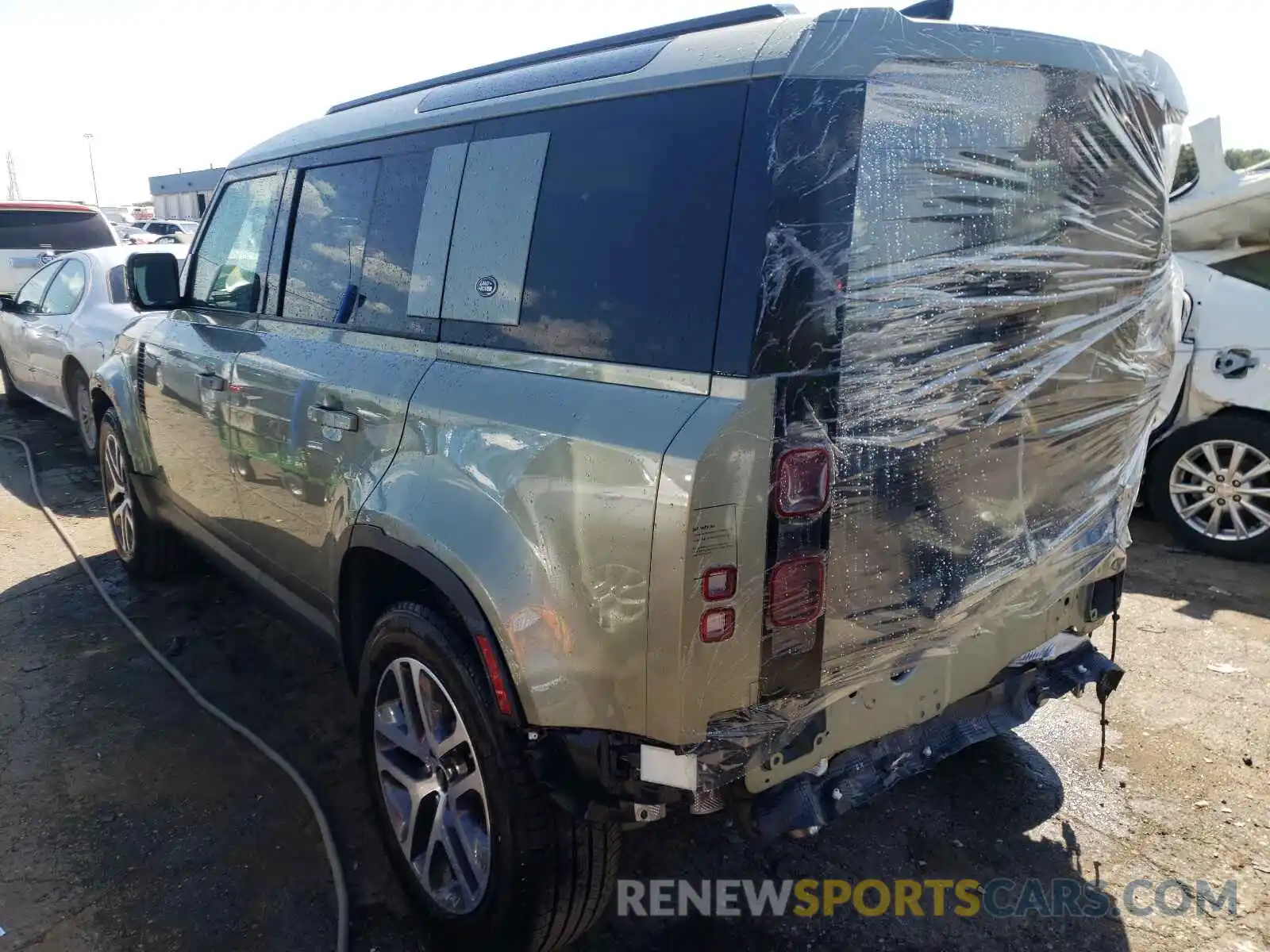 3 Photograph of a damaged car SALEPEEU5L2022068 LAND ROVER DEFENDER 2020