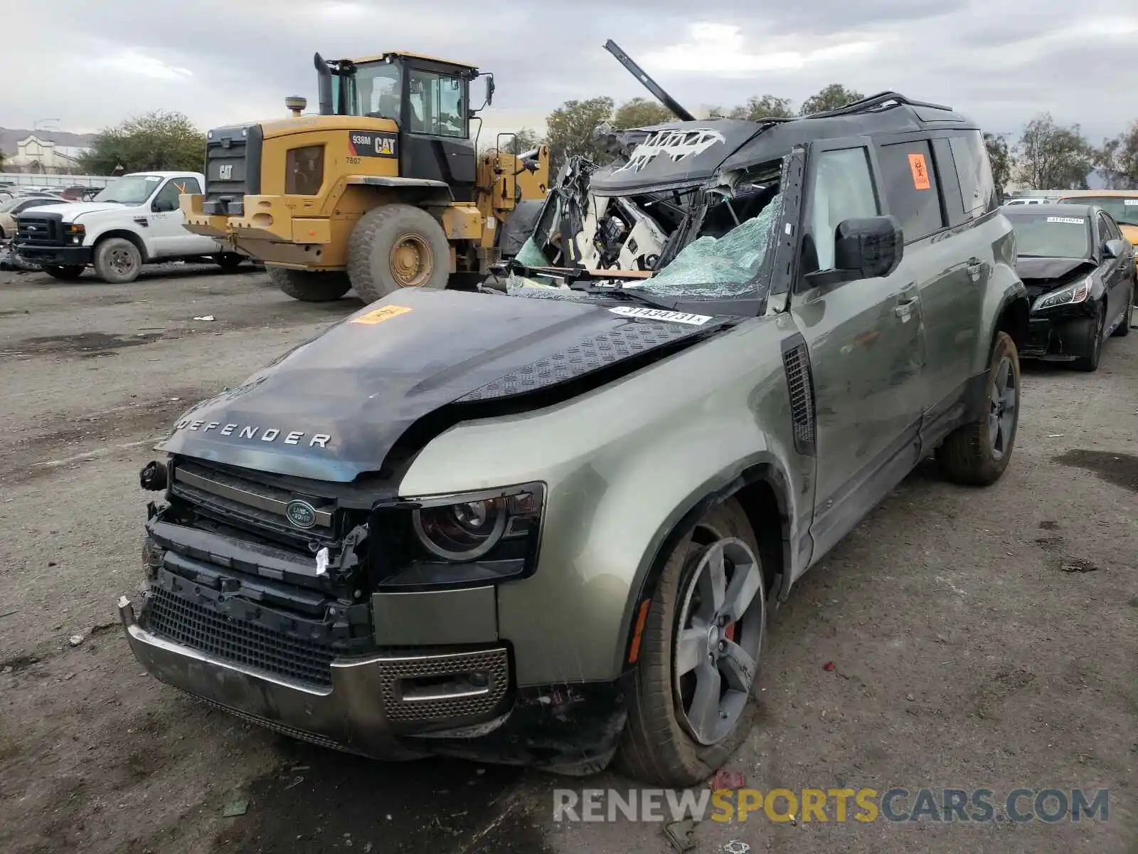 2 Photograph of a damaged car SALEX7EU4L2033834 LAND ROVER DEFENDER 2020