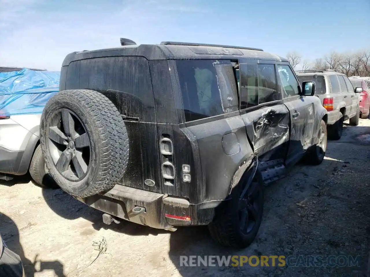 4 Photograph of a damaged car SALEX7EU5L2032515 LAND ROVER DEFENDER 2020