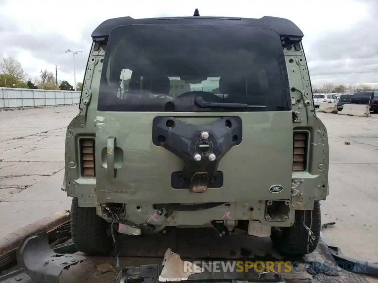 9 Photograph of a damaged car SALEX7EU9L2021064 LAND ROVER DEFENDER 2020