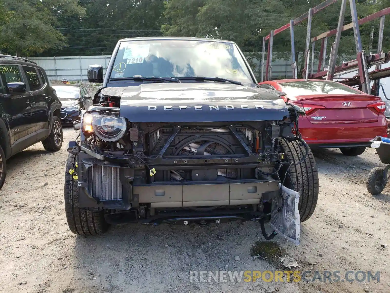 9 Photograph of a damaged car SALEXEEU1L2033908 LAND ROVER DEFENDER 2020