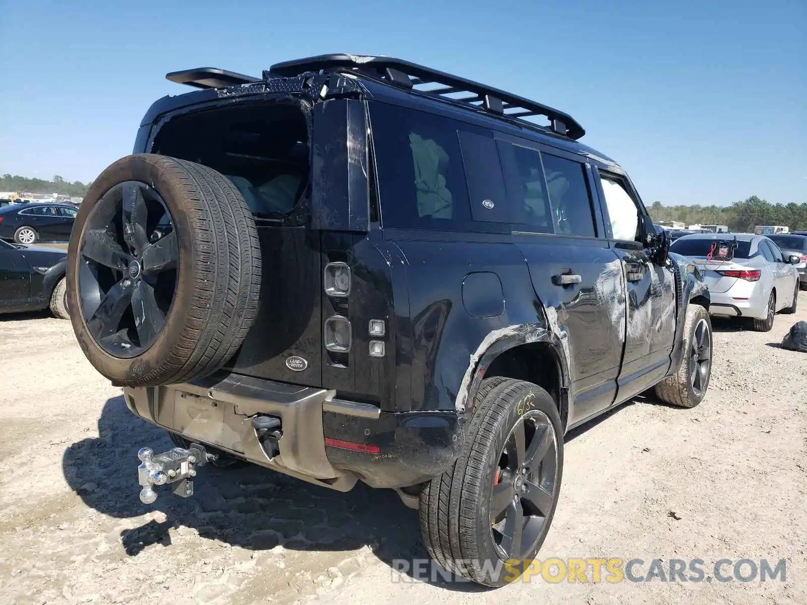 4 Photograph of a damaged car SALEXEEU4L2032123 LAND ROVER DEFENDER 2020