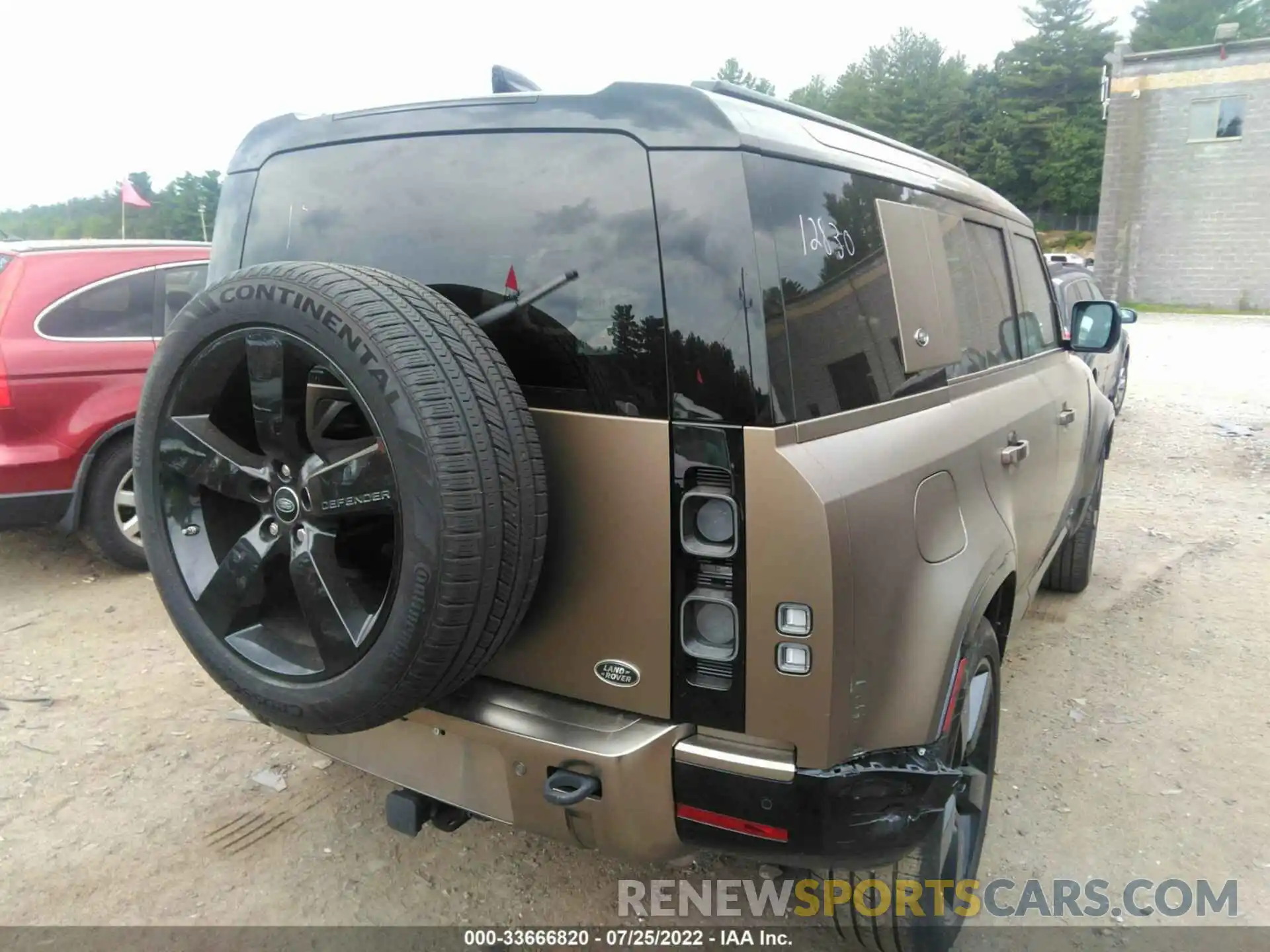 4 Photograph of a damaged car SALEXEEU6L2032365 LAND ROVER DEFENDER 2020