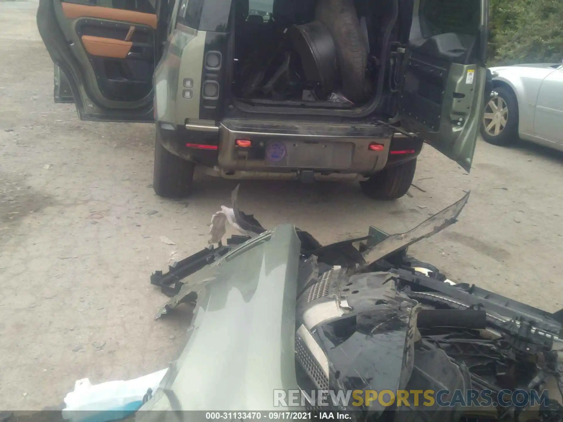 12 Photograph of a damaged car SALEXEEU7L2030530 LAND ROVER DEFENDER 2020