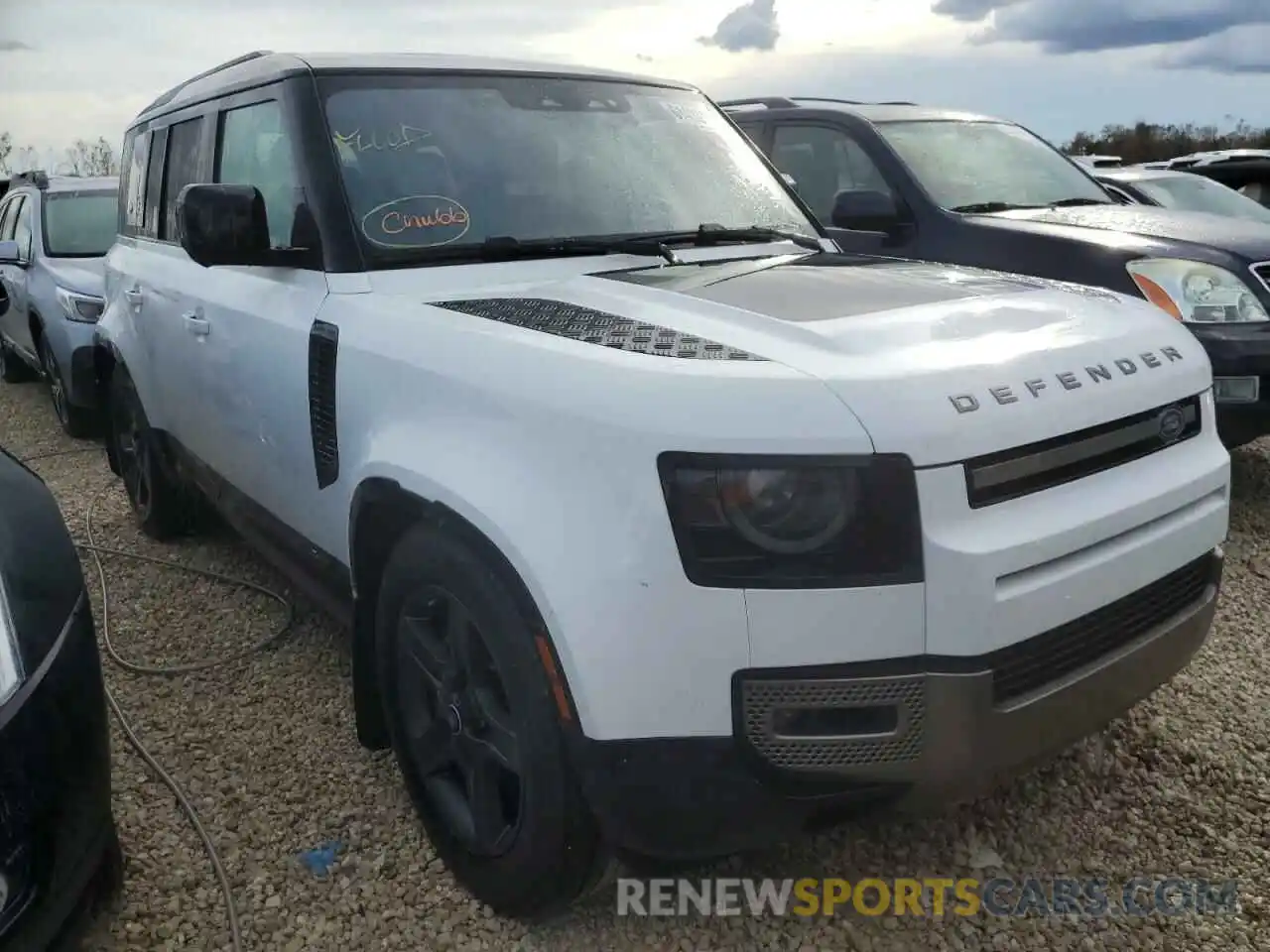 1 Photograph of a damaged car SALE27RU1M2049404 LAND ROVER DEFENDER 2021