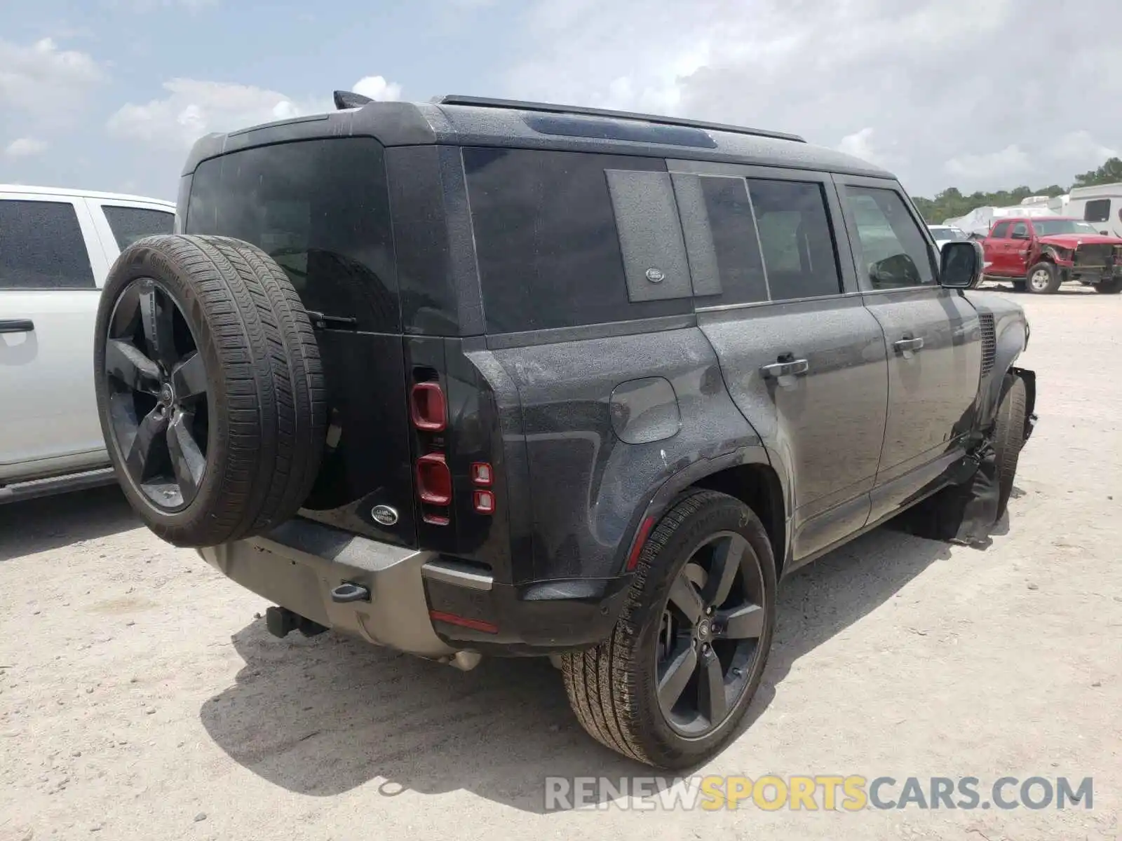 4 Photograph of a damaged car SALE27RUXM2040488 LAND ROVER DEFENDER 2021