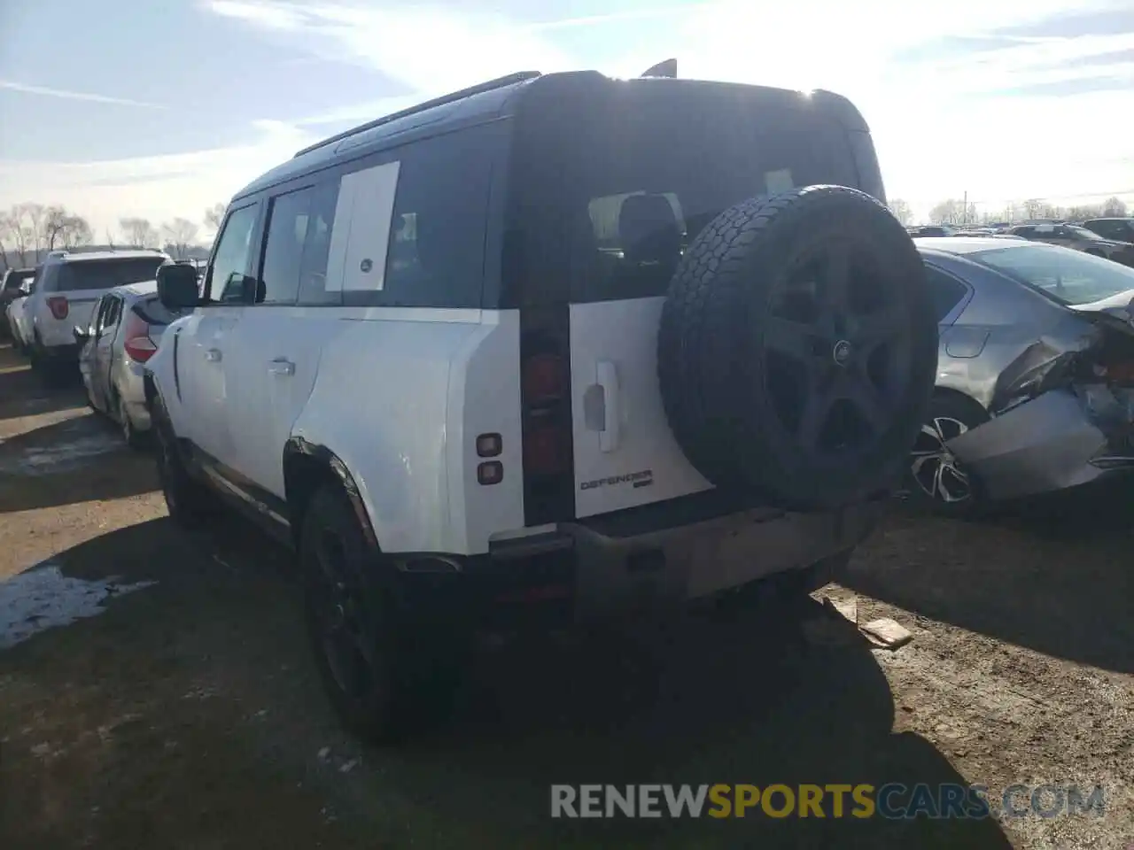 3 Фотография поврежденного автомобиля SALE27RUXM2047246 LAND ROVER DEFENDER 2021