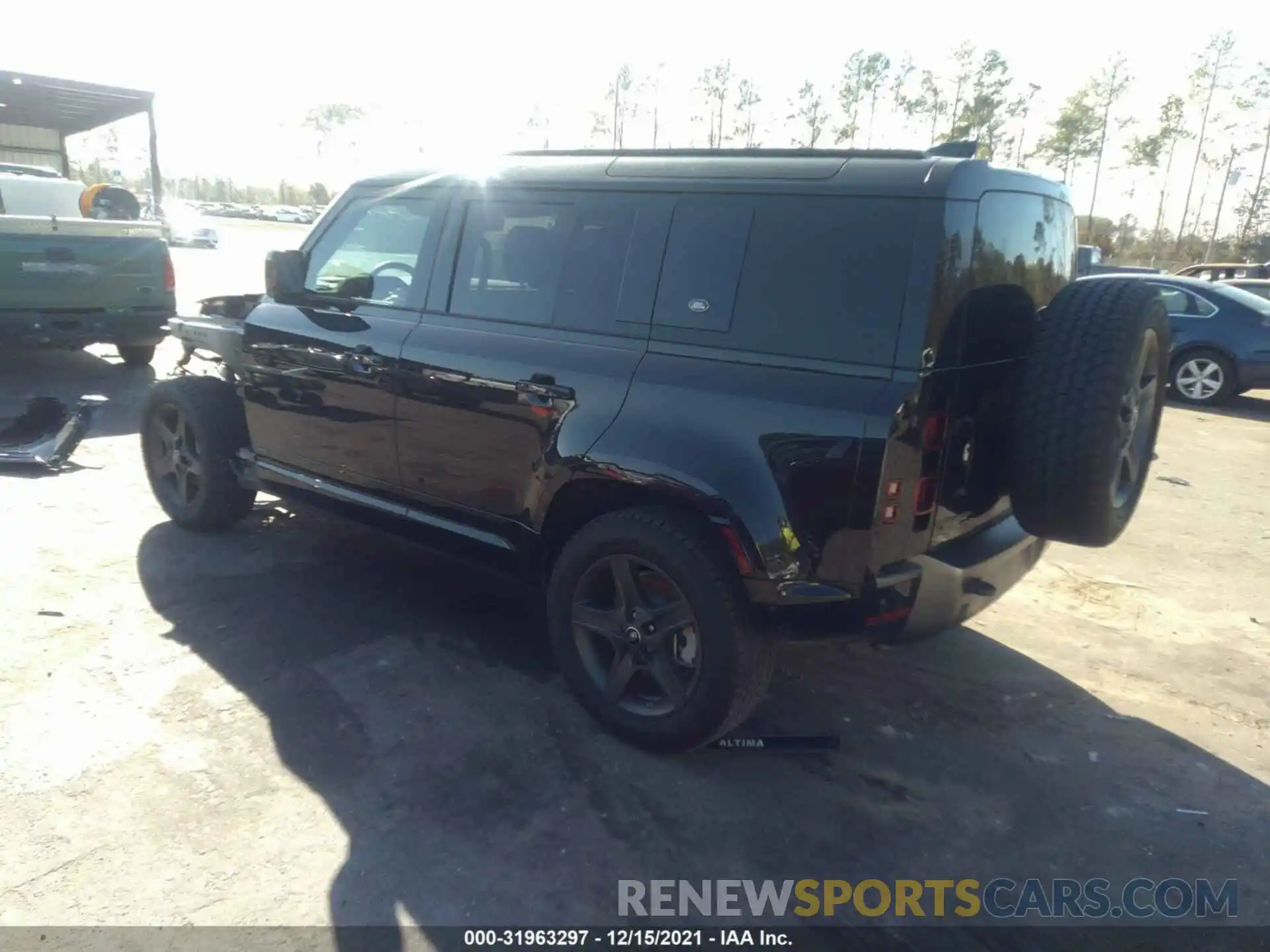 3 Photograph of a damaged car SALE2ERU7M2043269 LAND ROVER DEFENDER 2021