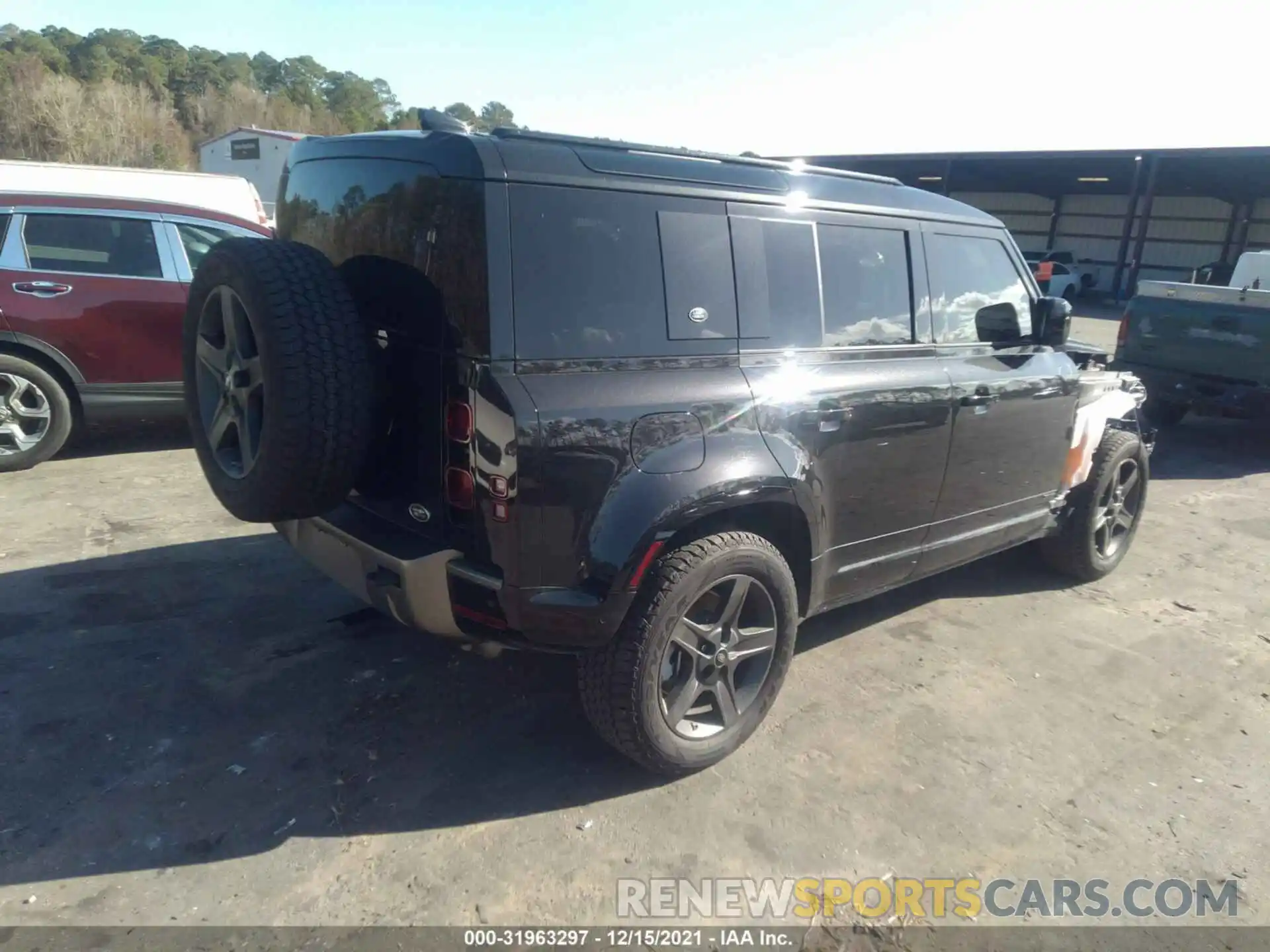 4 Photograph of a damaged car SALE2ERU7M2043269 LAND ROVER DEFENDER 2021