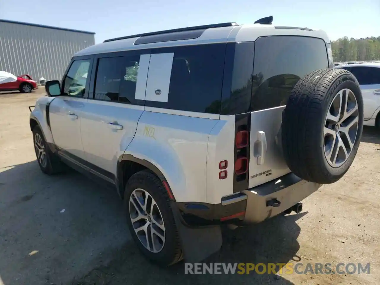 3 Photograph of a damaged car SALE37RU0M2038004 LAND ROVER DEFENDER 2021