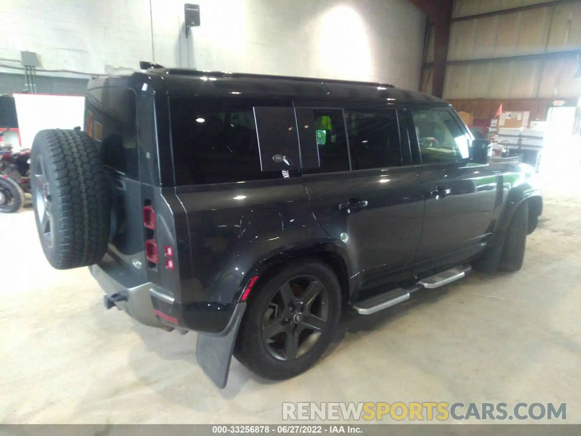 4 Photograph of a damaged car SALE37RU0M2046376 LAND ROVER DEFENDER 2021