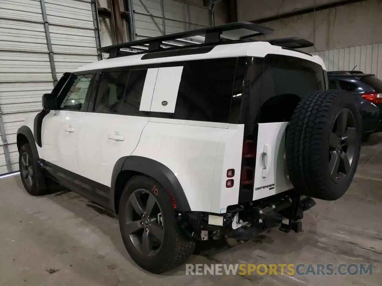 3 Photograph of a damaged car SALE37RU8M2045654 LAND ROVER DEFENDER 2021