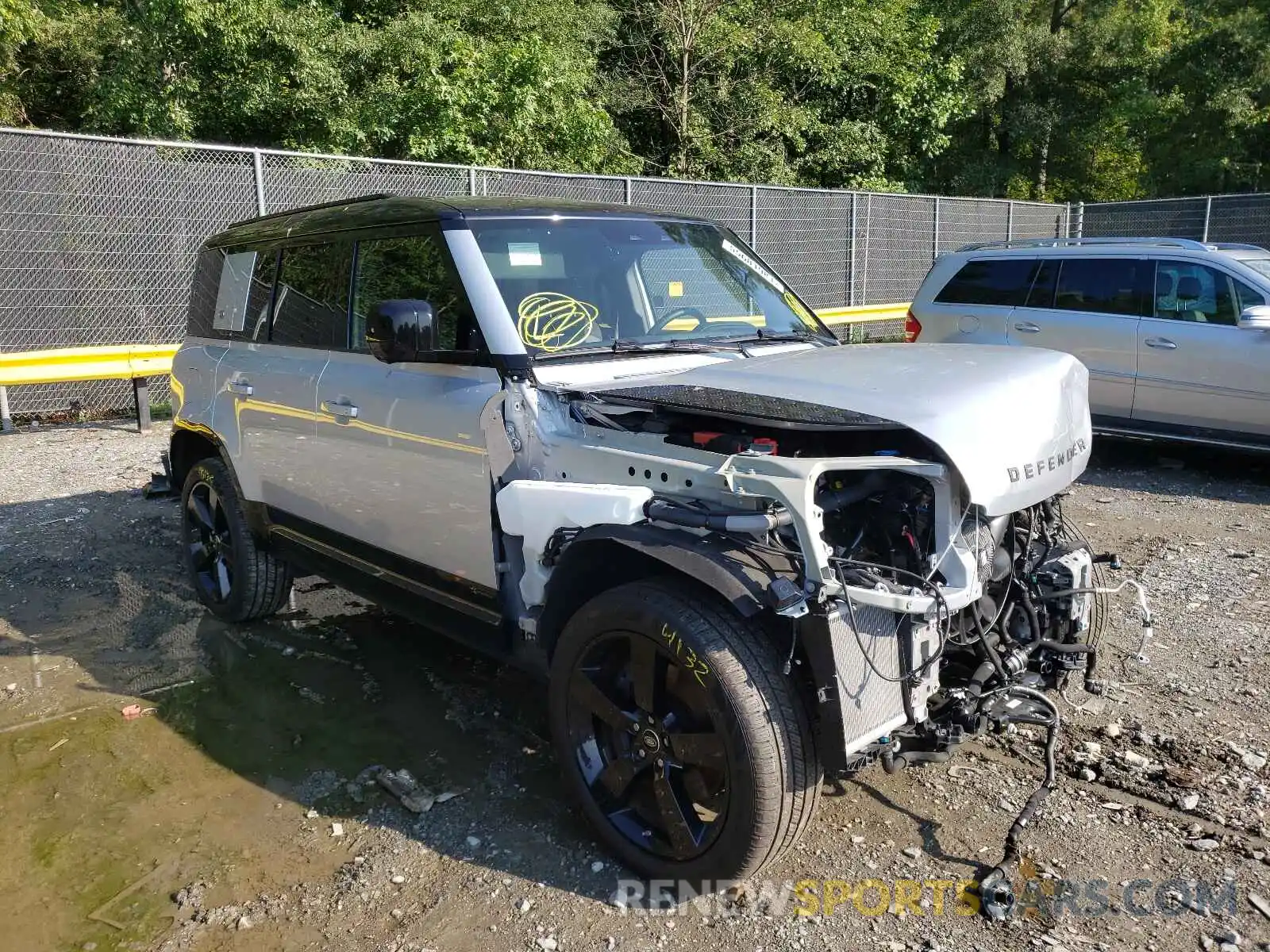 1 Photograph of a damaged car SALE3ERU2M2038901 LAND ROVER DEFENDER 2021