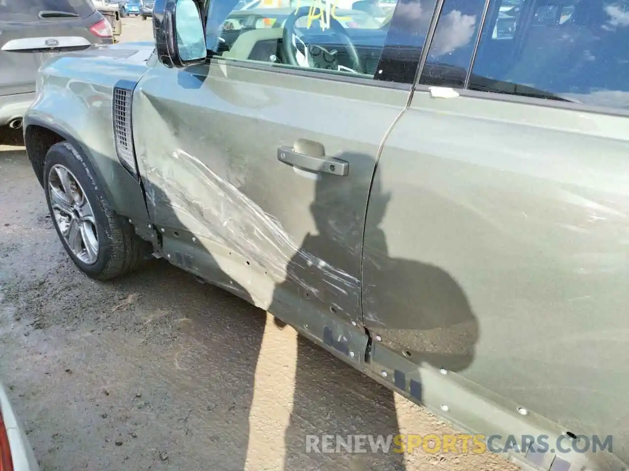 9 Photograph of a damaged car SALEJ7RX8M2041359 LAND ROVER DEFENDER 2021