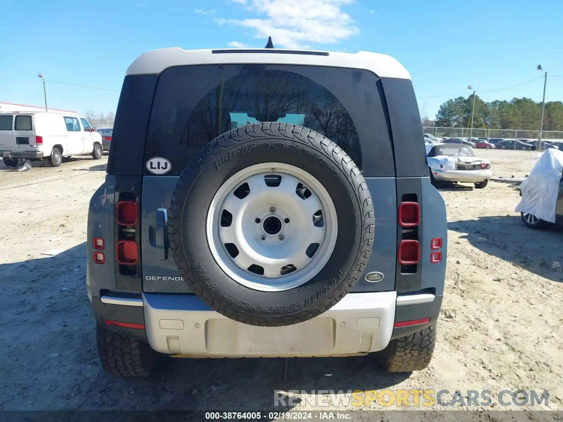 16 Photograph of a damaged car SALEJ7RXXM2041721 LAND ROVER DEFENDER 2021