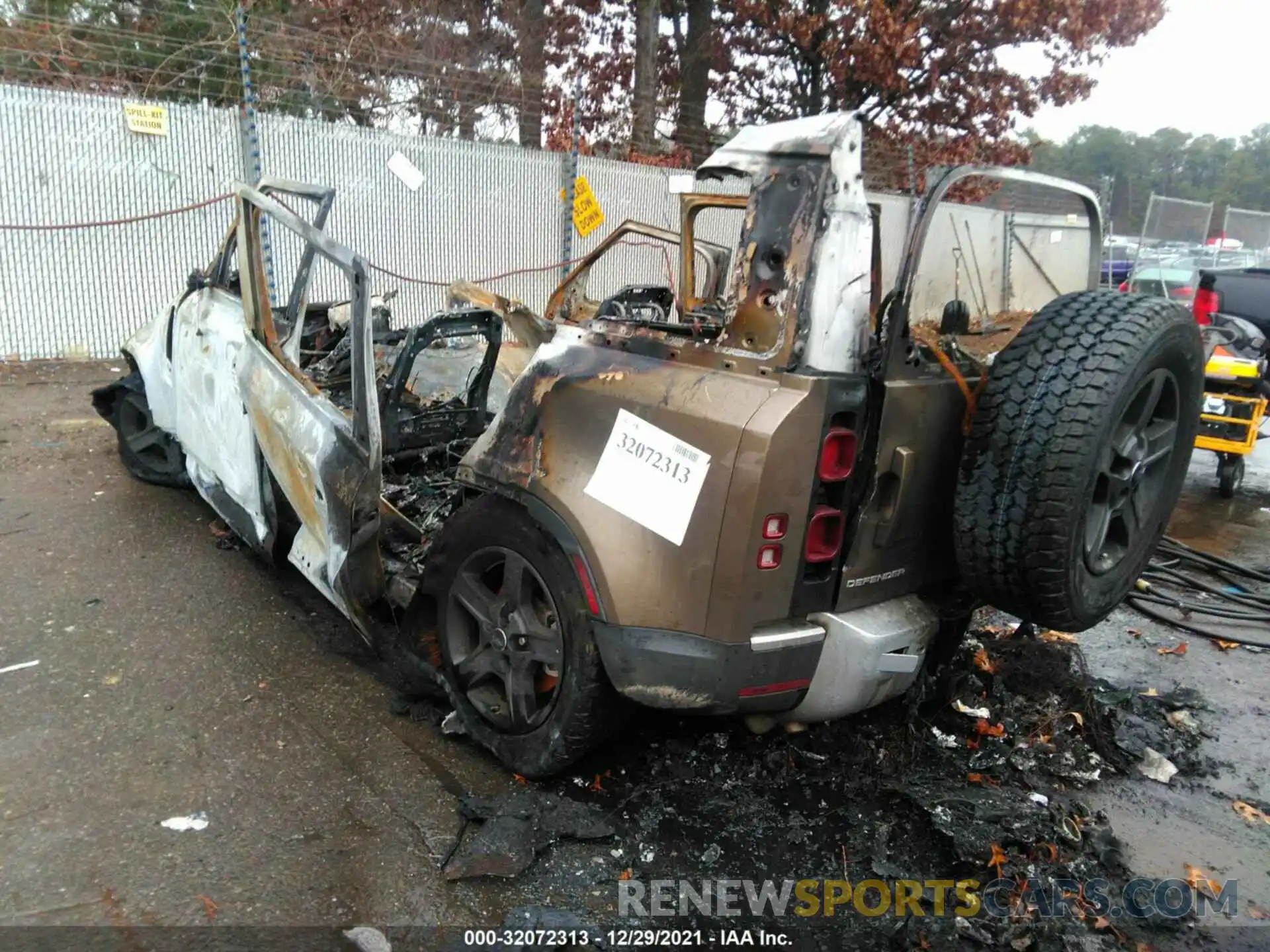 3 Photograph of a damaged car SALEK7RXXM2048519 LAND ROVER DEFENDER 2021