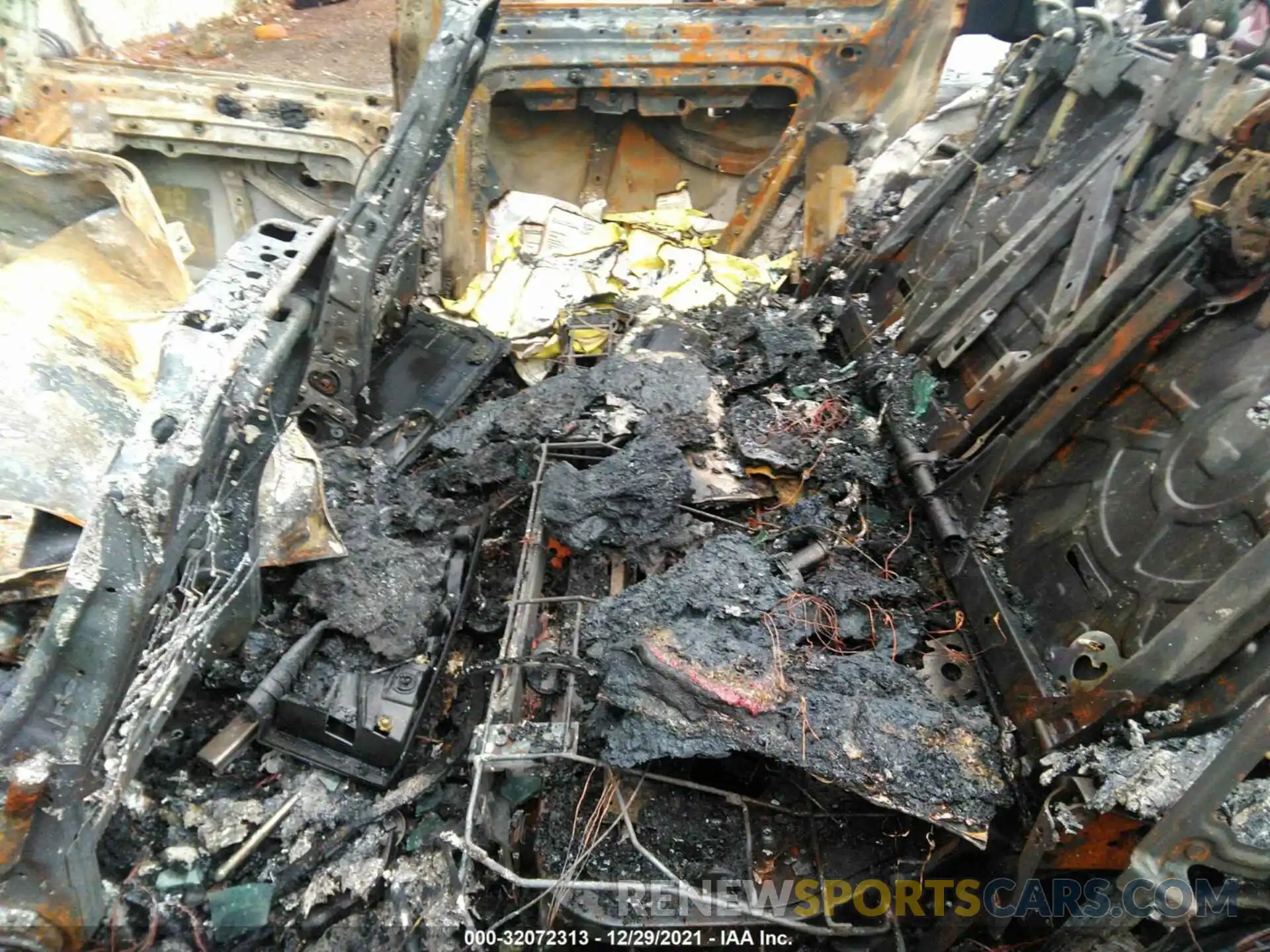 8 Photograph of a damaged car SALEK7RXXM2048519 LAND ROVER DEFENDER 2021