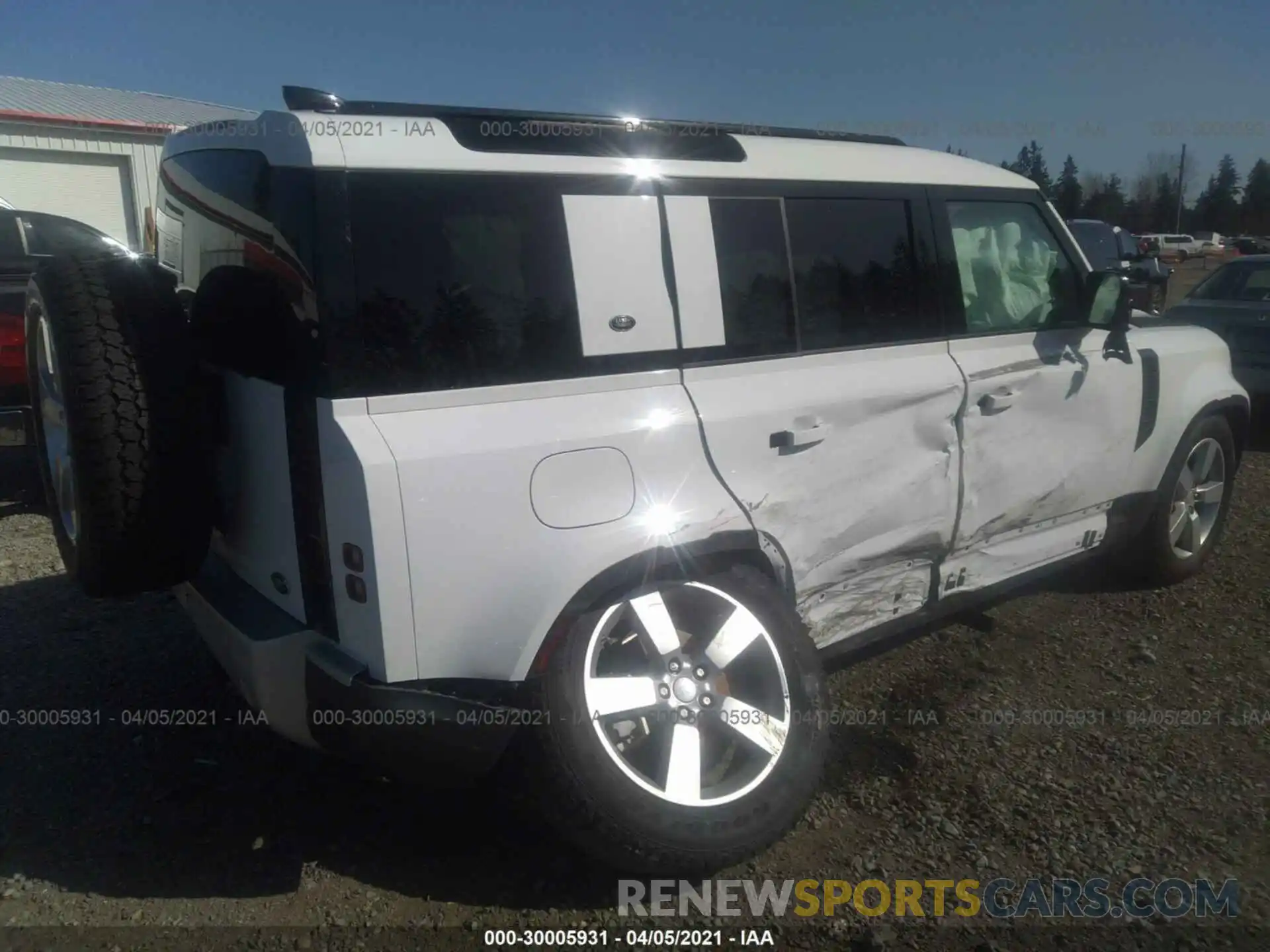 4 Photograph of a damaged car SALEPERU1M2035380 LAND ROVER DEFENDER 2021