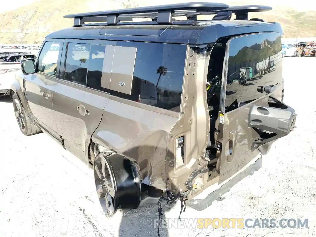 3 Photograph of a damaged car SALEXERU6M2051798 LAND ROVER DEFENDER 2021