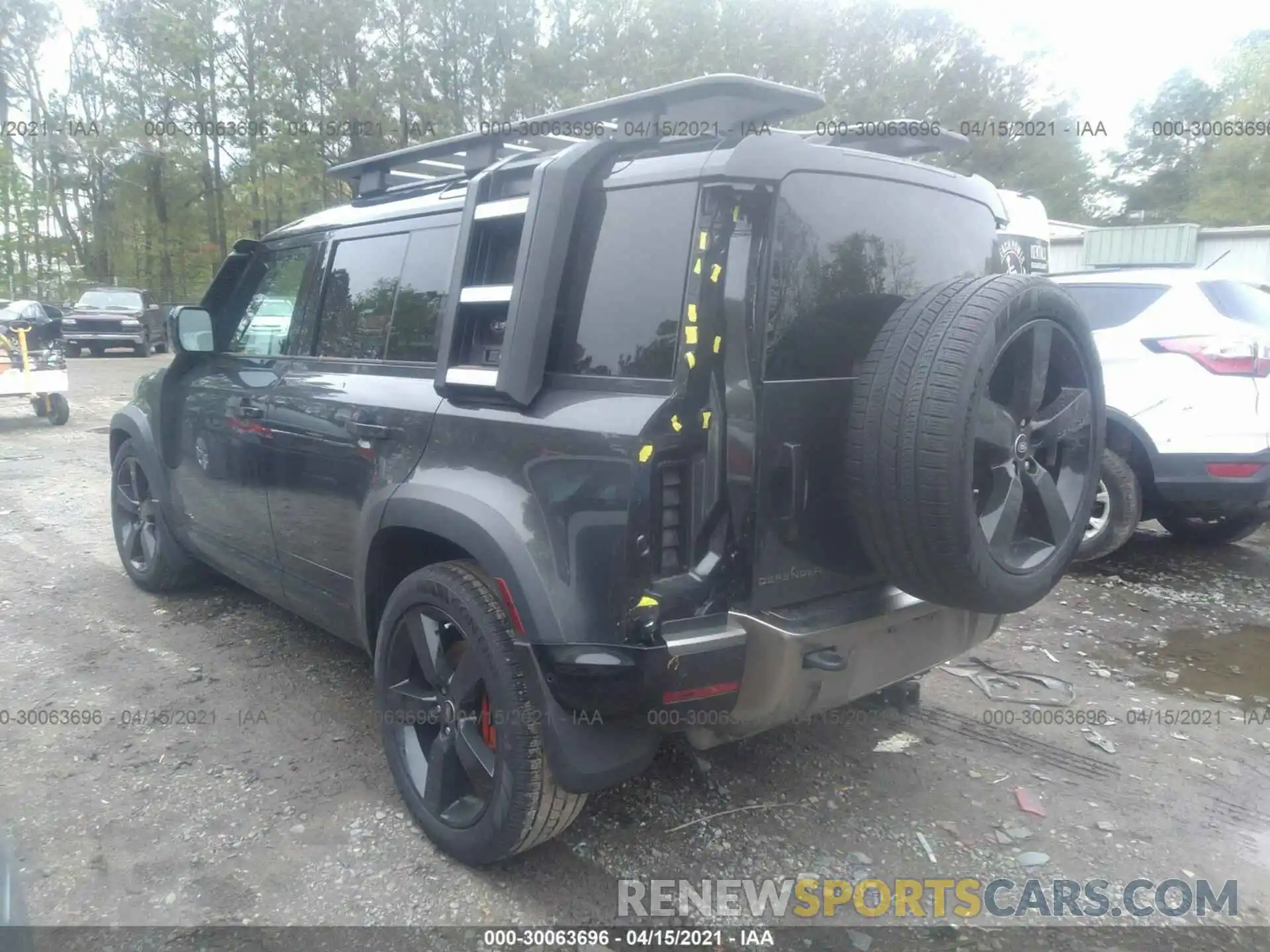 3 Photograph of a damaged car SALEXERU7M2038588 LAND ROVER DEFENDER 2021