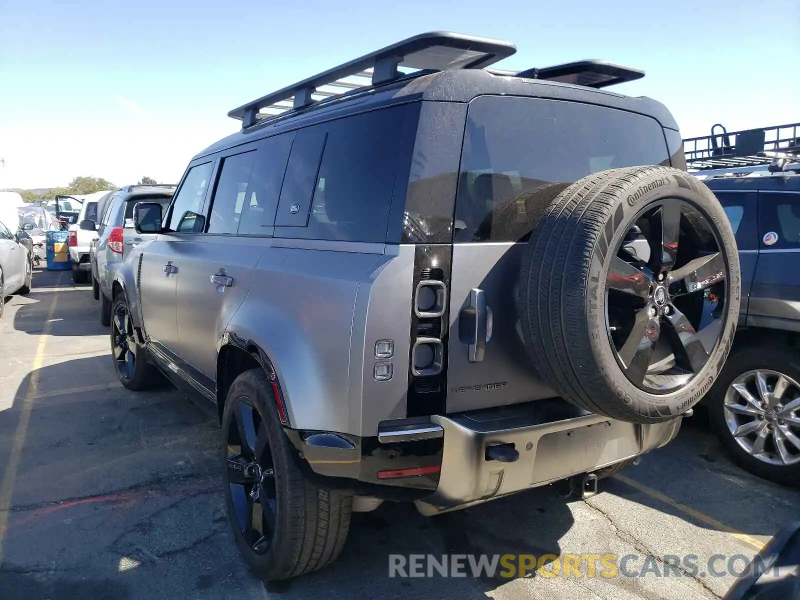 3 Photograph of a damaged car SALEXERU7M2047081 LAND ROVER DEFENDER 2021