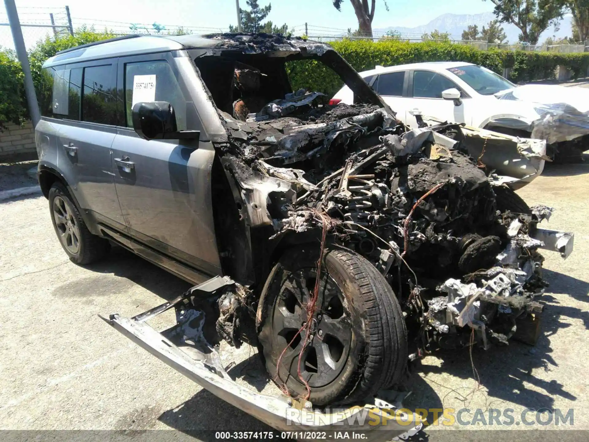 1 Photograph of a damaged car SALE37RU7N2076055 LAND ROVER DEFENDER 2022