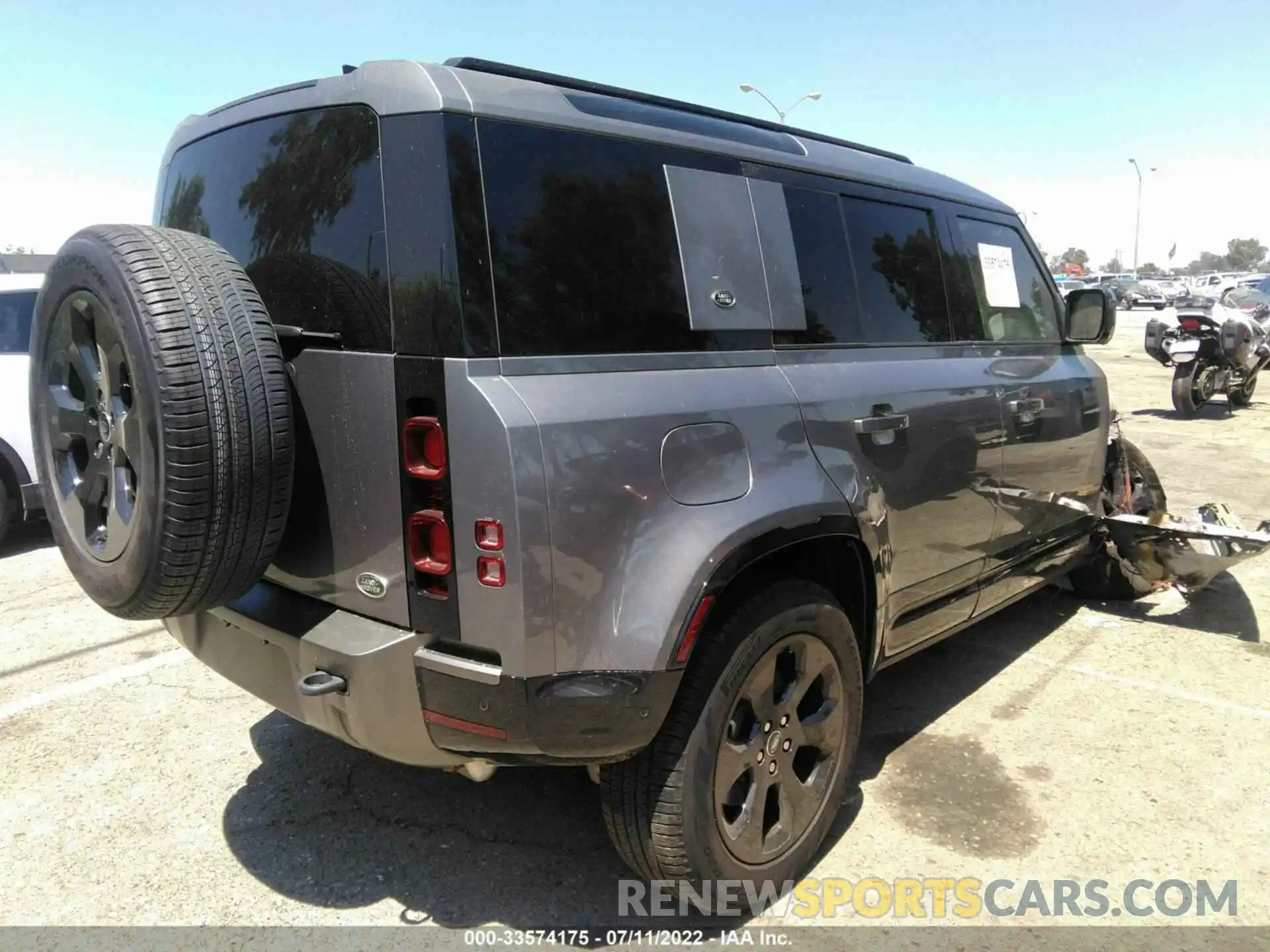 4 Фотография поврежденного автомобиля SALE37RU7N2076055 LAND ROVER DEFENDER 2022