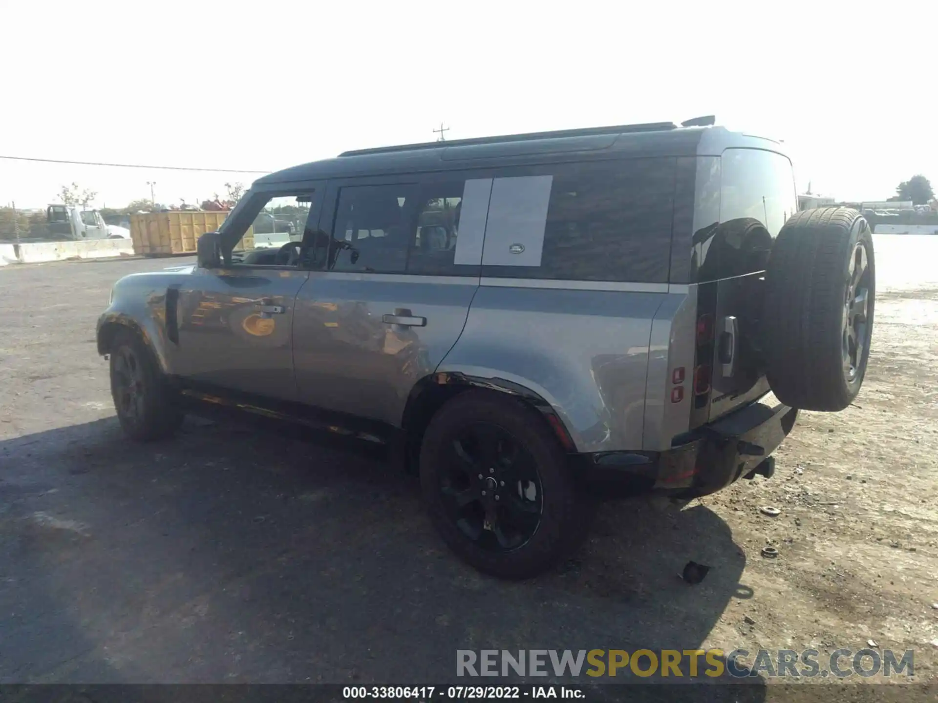 3 Photograph of a damaged car SALE3ERU0N2088231 LAND ROVER DEFENDER 2022