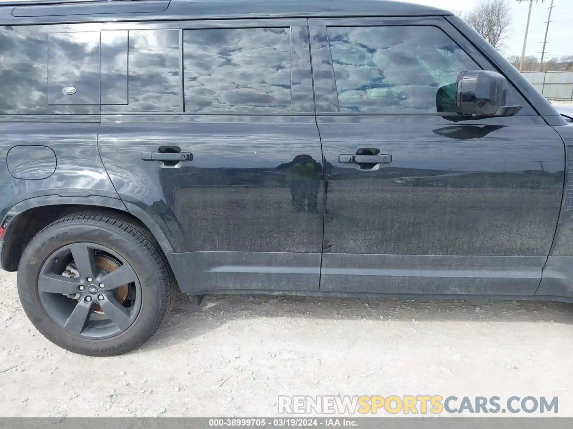 13 Photograph of a damaged car SALEJ7RX1N2066704 LAND ROVER DEFENDER 2022