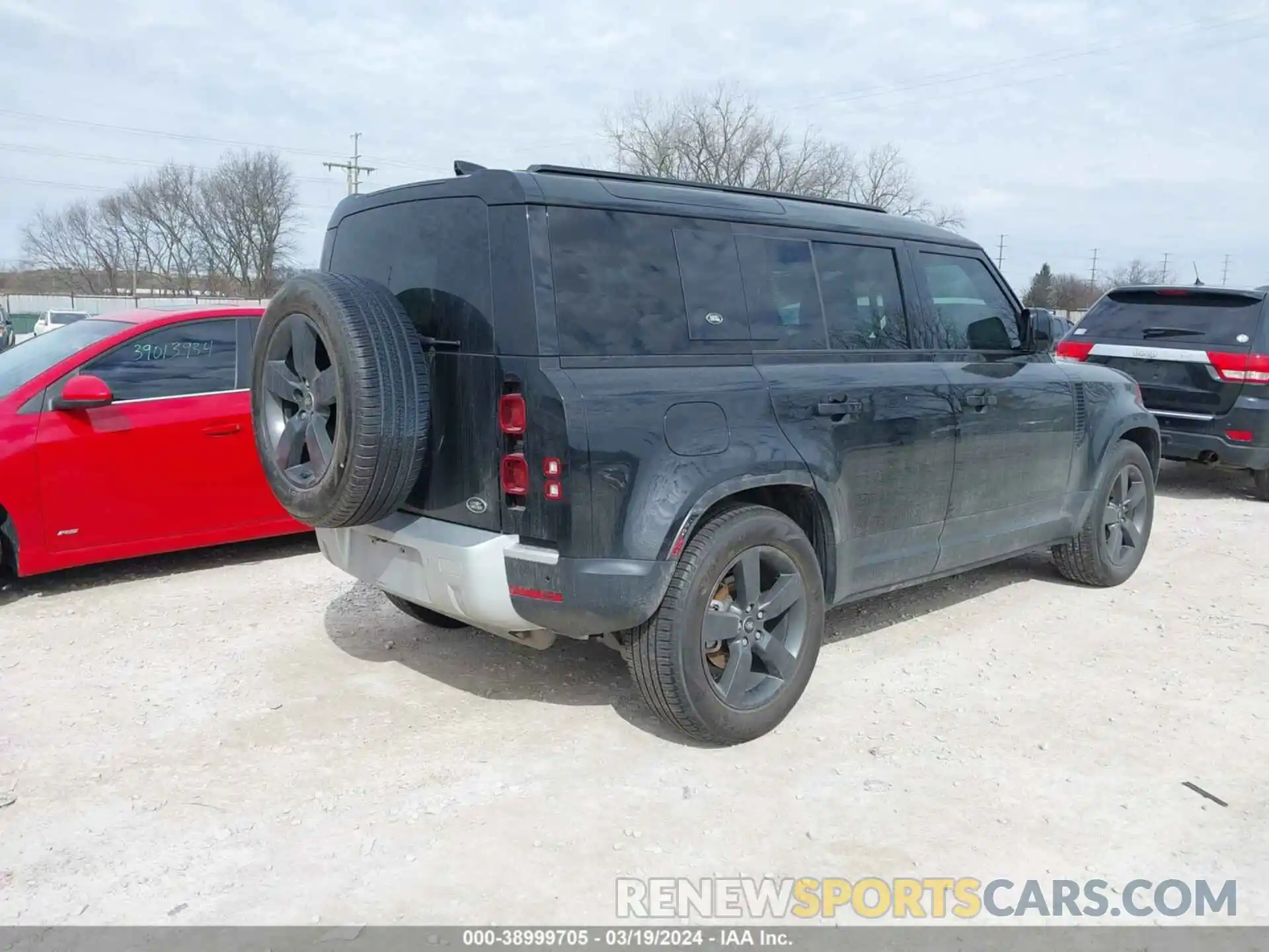 4 Photograph of a damaged car SALEJ7RX1N2066704 LAND ROVER DEFENDER 2022