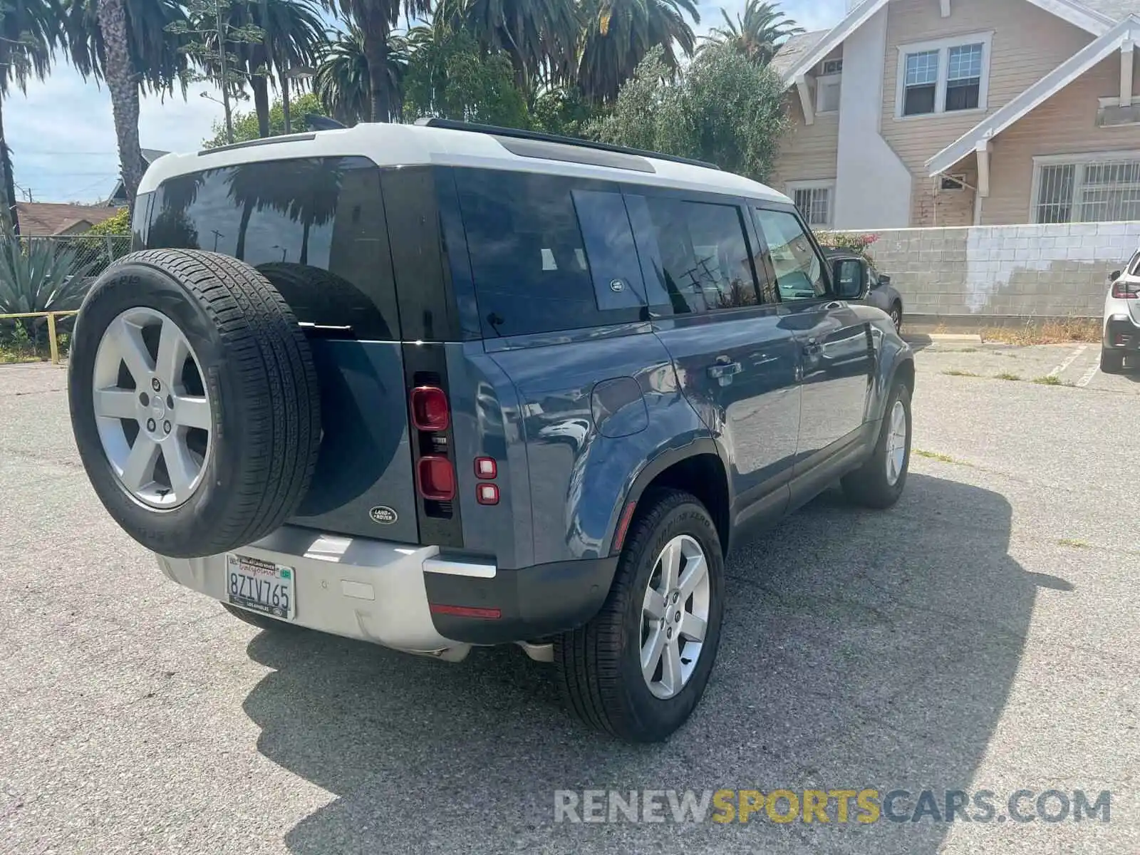 8 Photograph of a damaged car SALEJ7RX2N2091725 LAND ROVER DEFENDER 2022