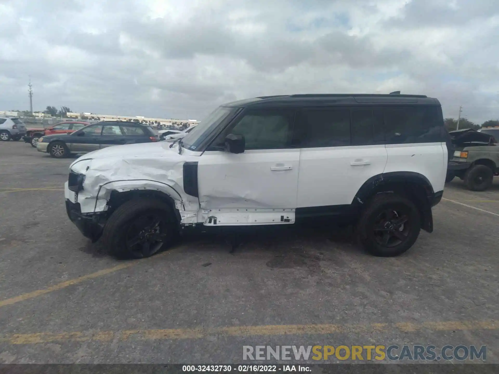 6 Photograph of a damaged car SALEJ7RX5N2085871 LAND ROVER DEFENDER 2022