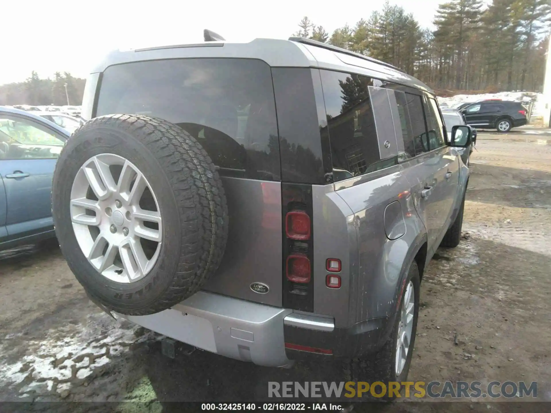 4 Фотография поврежденного автомобиля SALEJERX6N2095524 LAND ROVER DEFENDER 2022