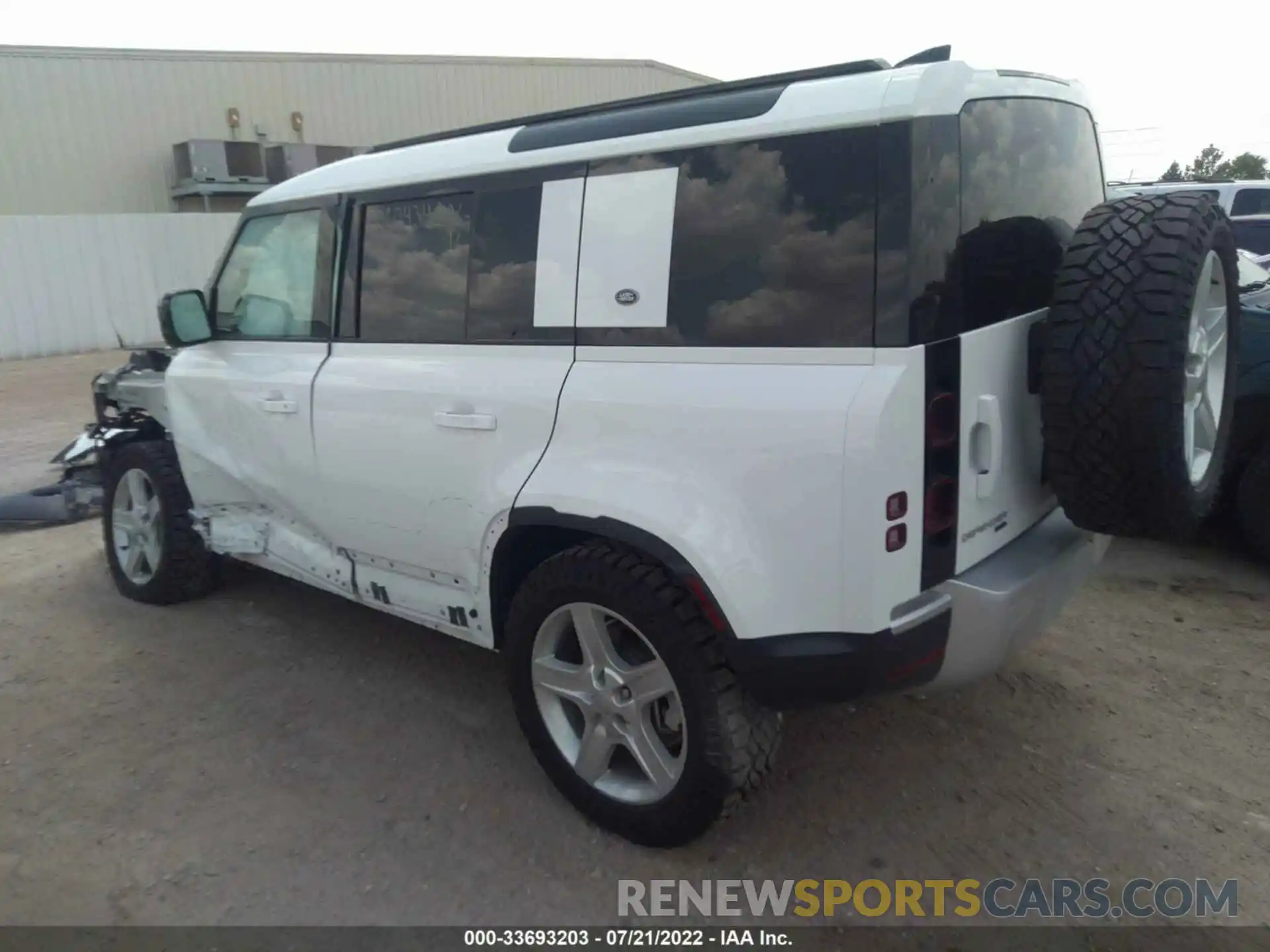 3 Photograph of a damaged car SALEP7RU7N2081115 LAND ROVER DEFENDER 2022