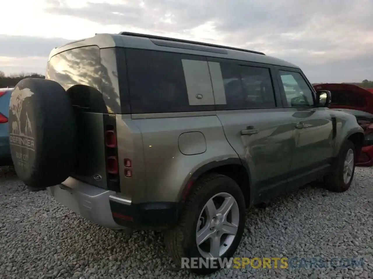 4 Photograph of a damaged car SALEP7RU8N2065554 LAND ROVER DEFENDER 2022