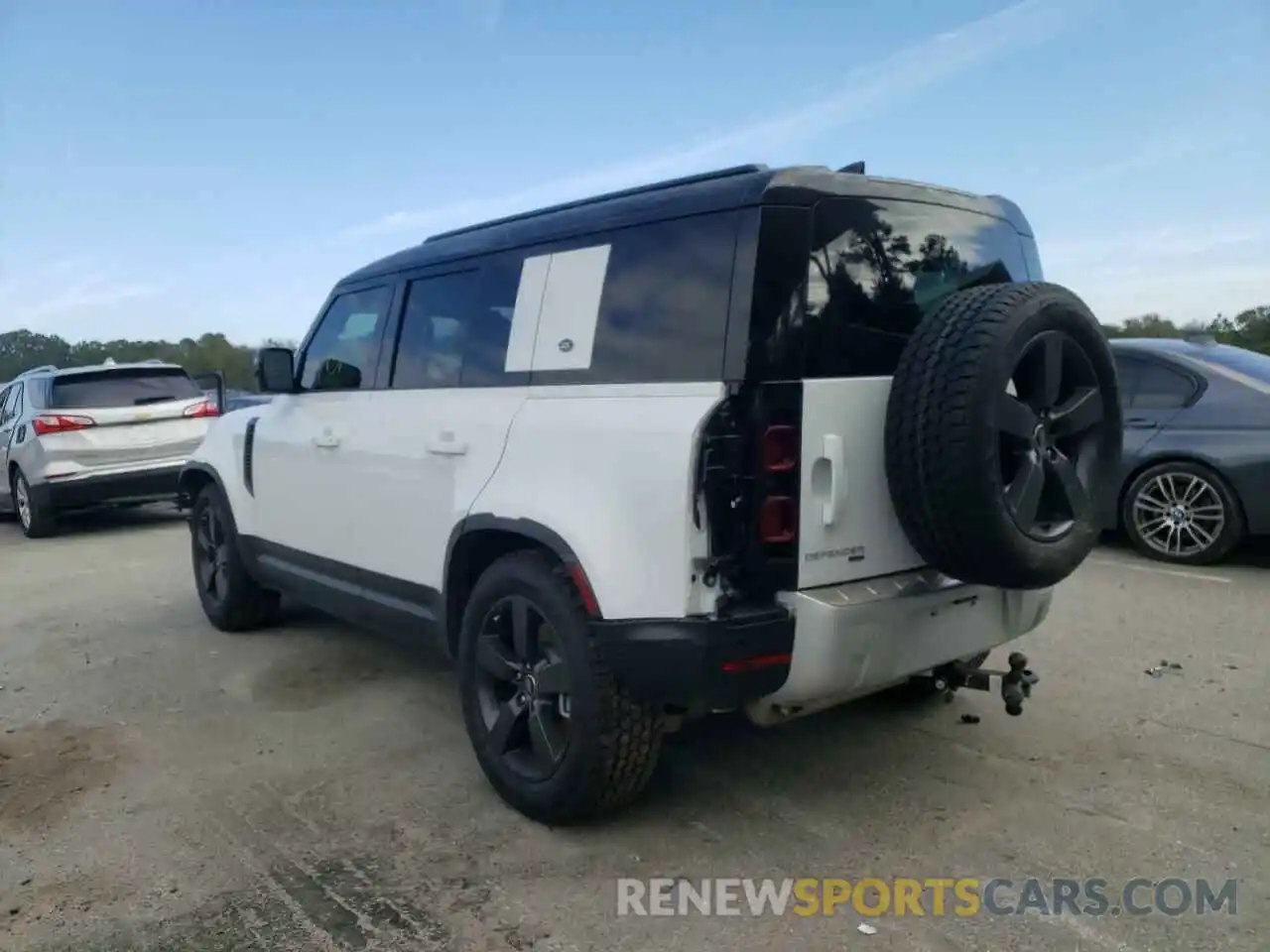 3 Photograph of a damaged car SALEP7RU8N2084394 LAND ROVER DEFENDER 2022