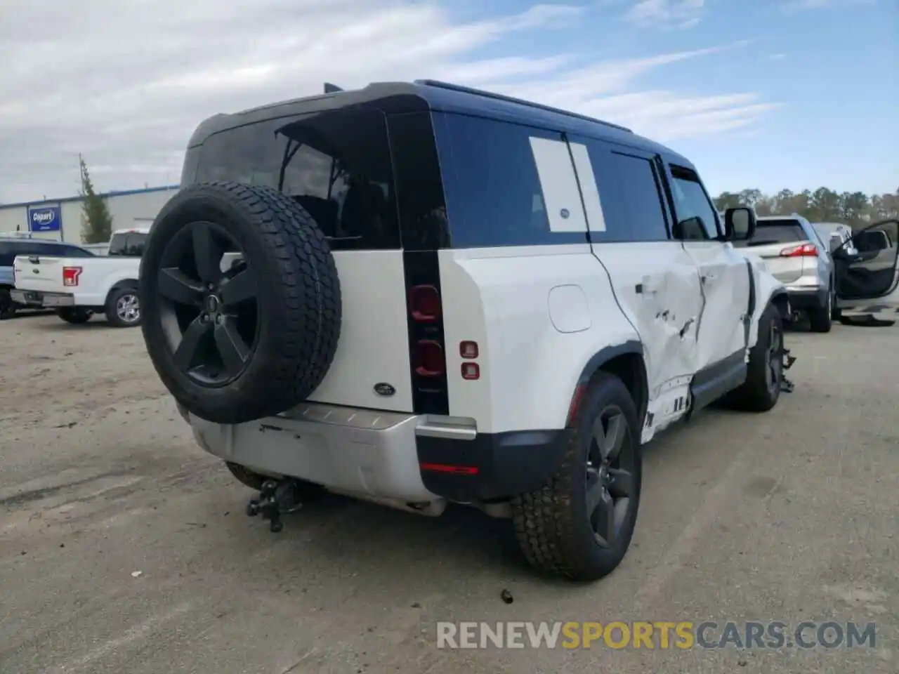 4 Photograph of a damaged car SALEP7RU8N2084394 LAND ROVER DEFENDER 2022