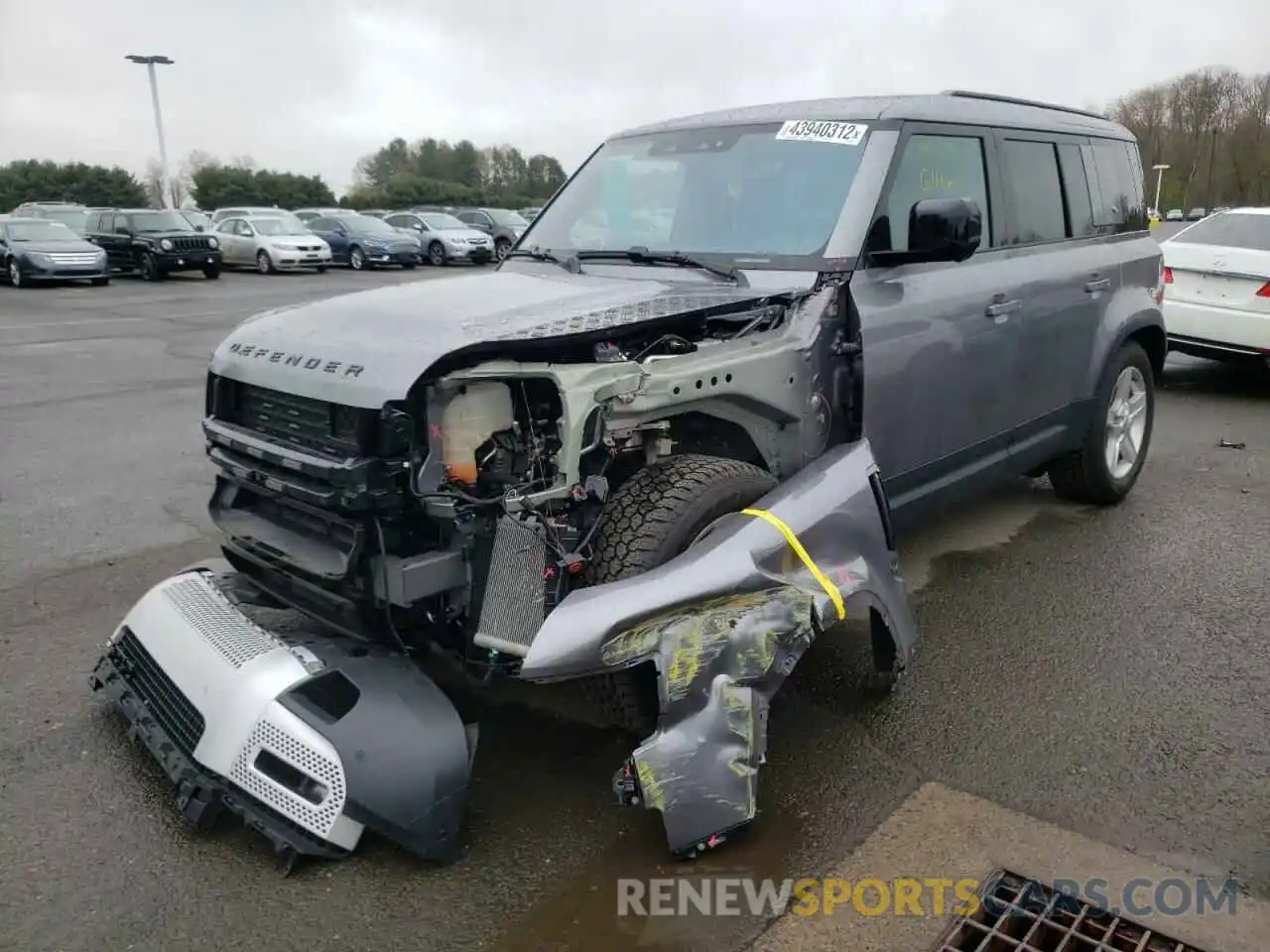 2 Photograph of a damaged car SALEPERU7N2085282 LAND ROVER DEFENDER 2022